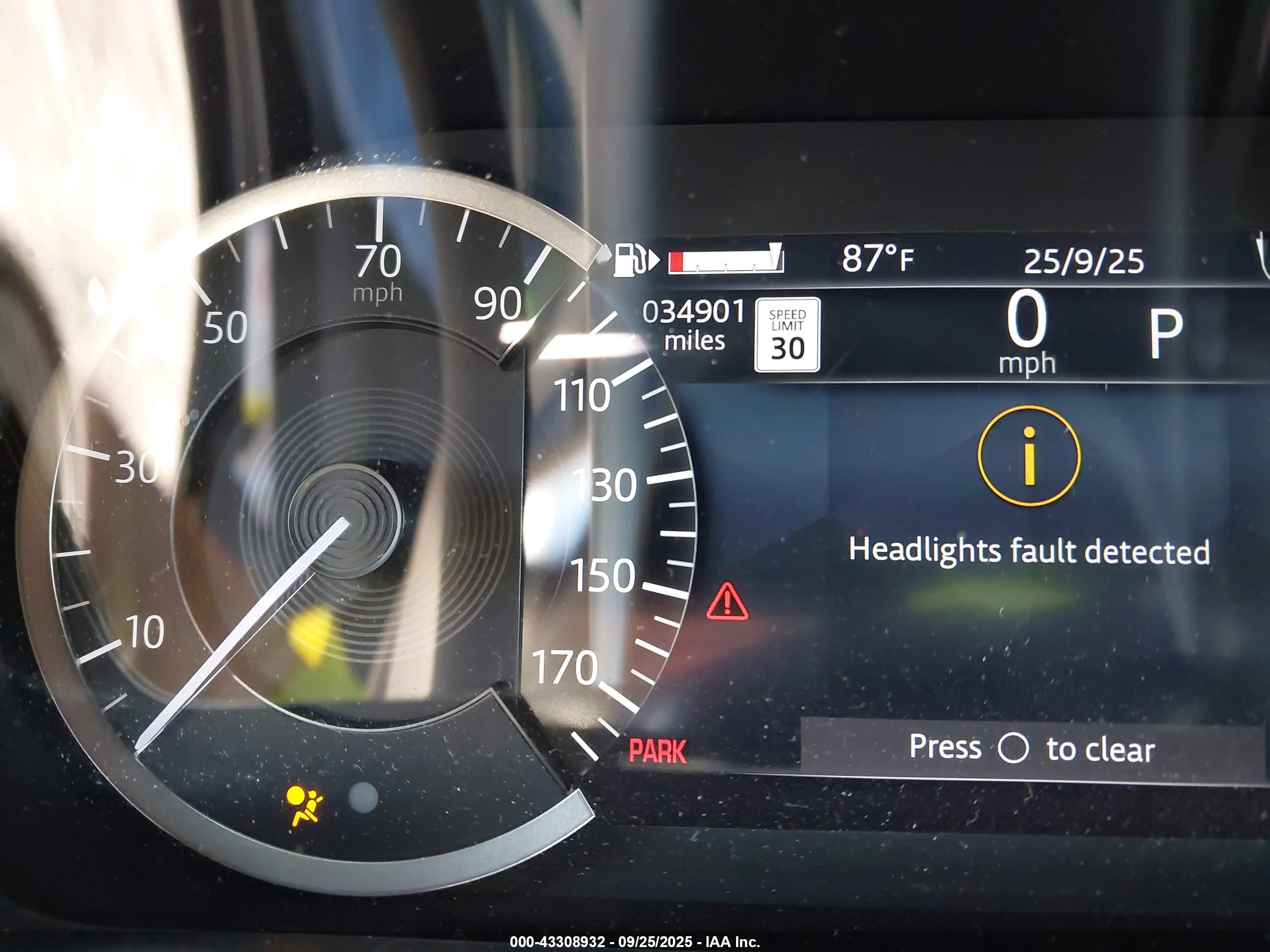 LAND ROVER image 7