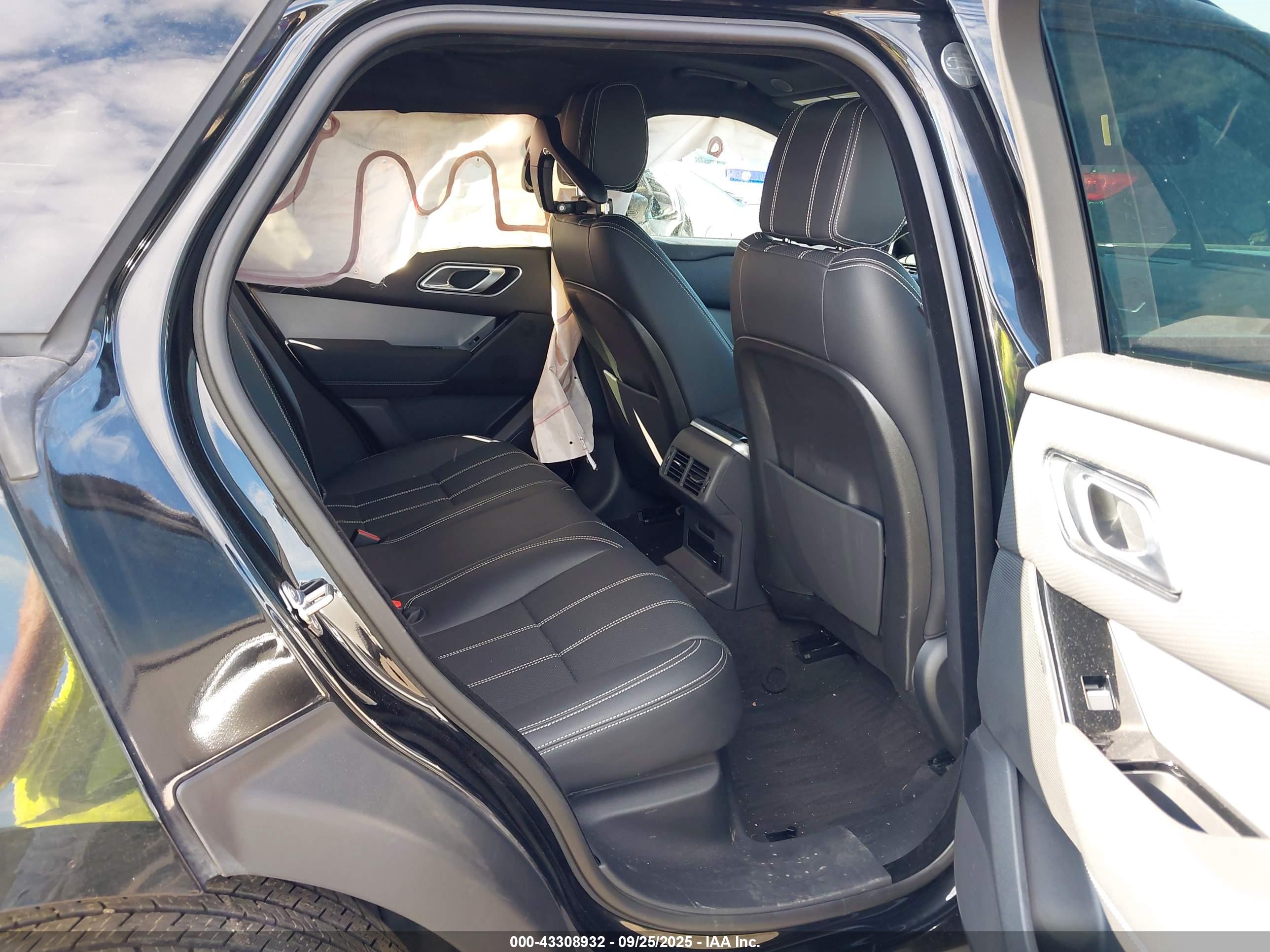 LAND ROVER image 8