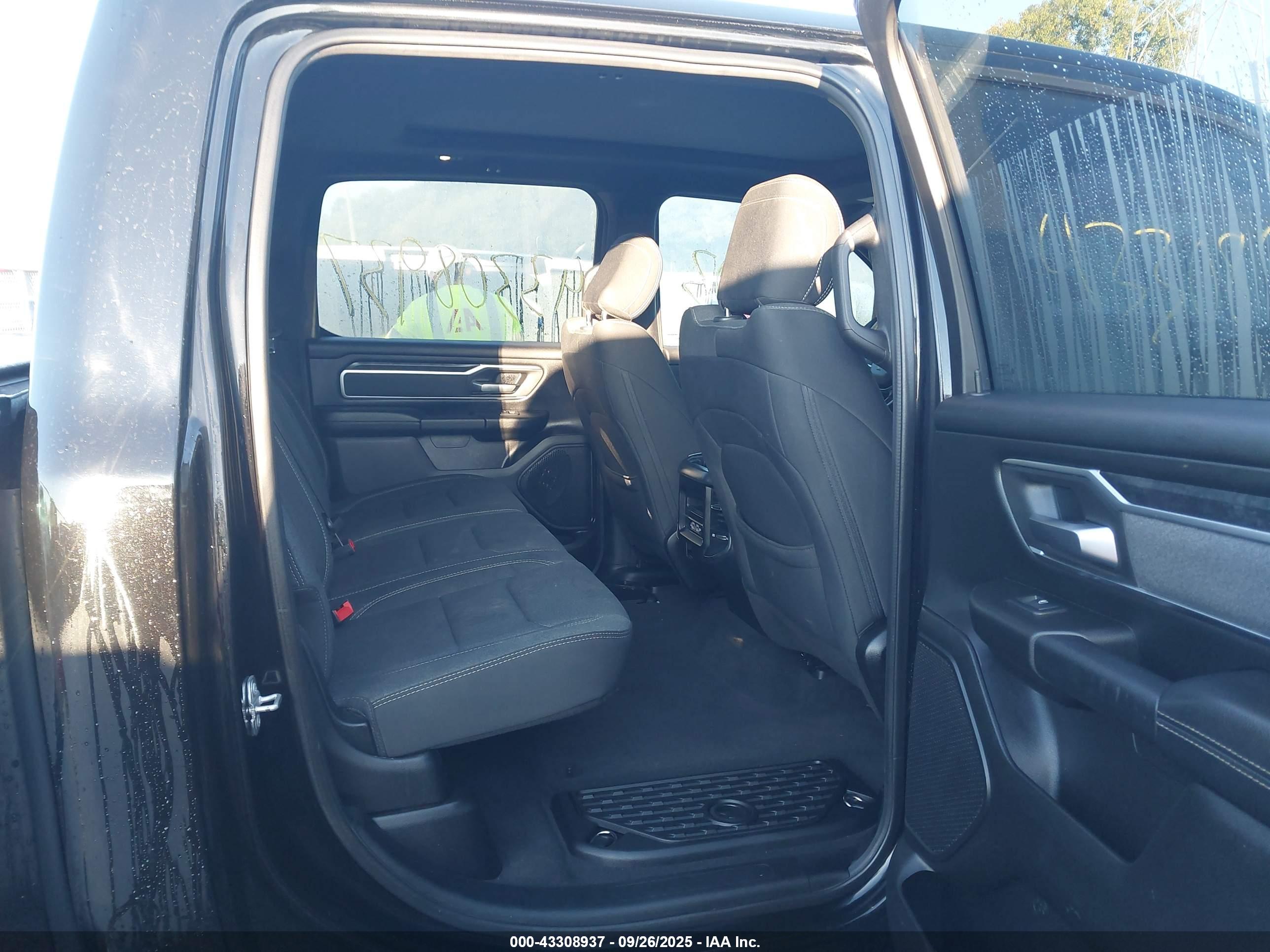 RAM 1500 image 8