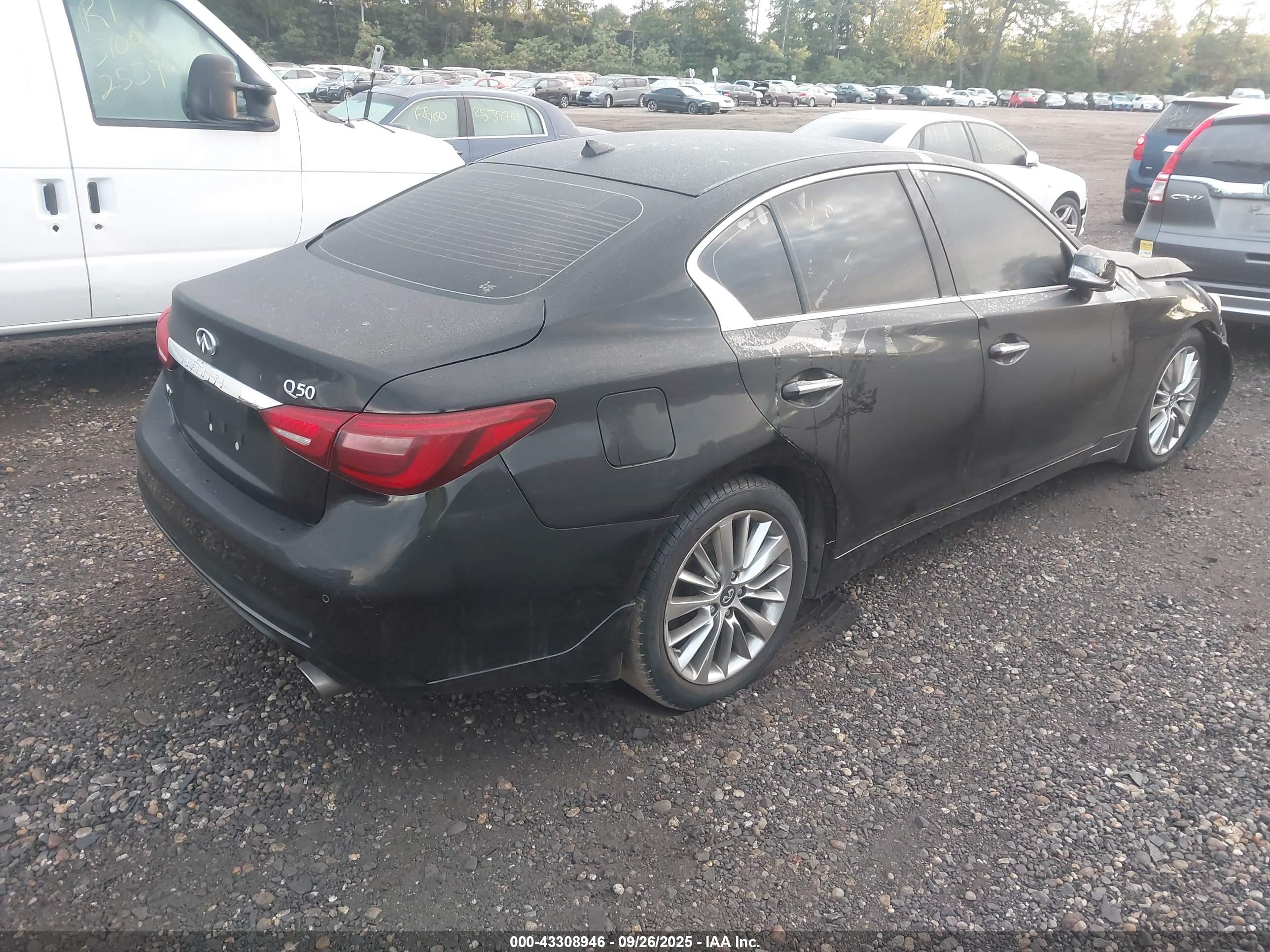 INFINITI Q50 image 4