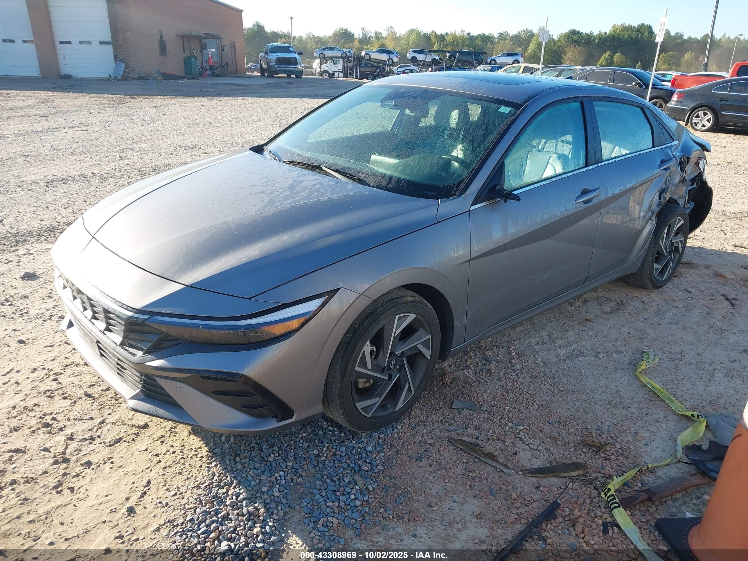 HYUNDAI ELANTRA image 2
