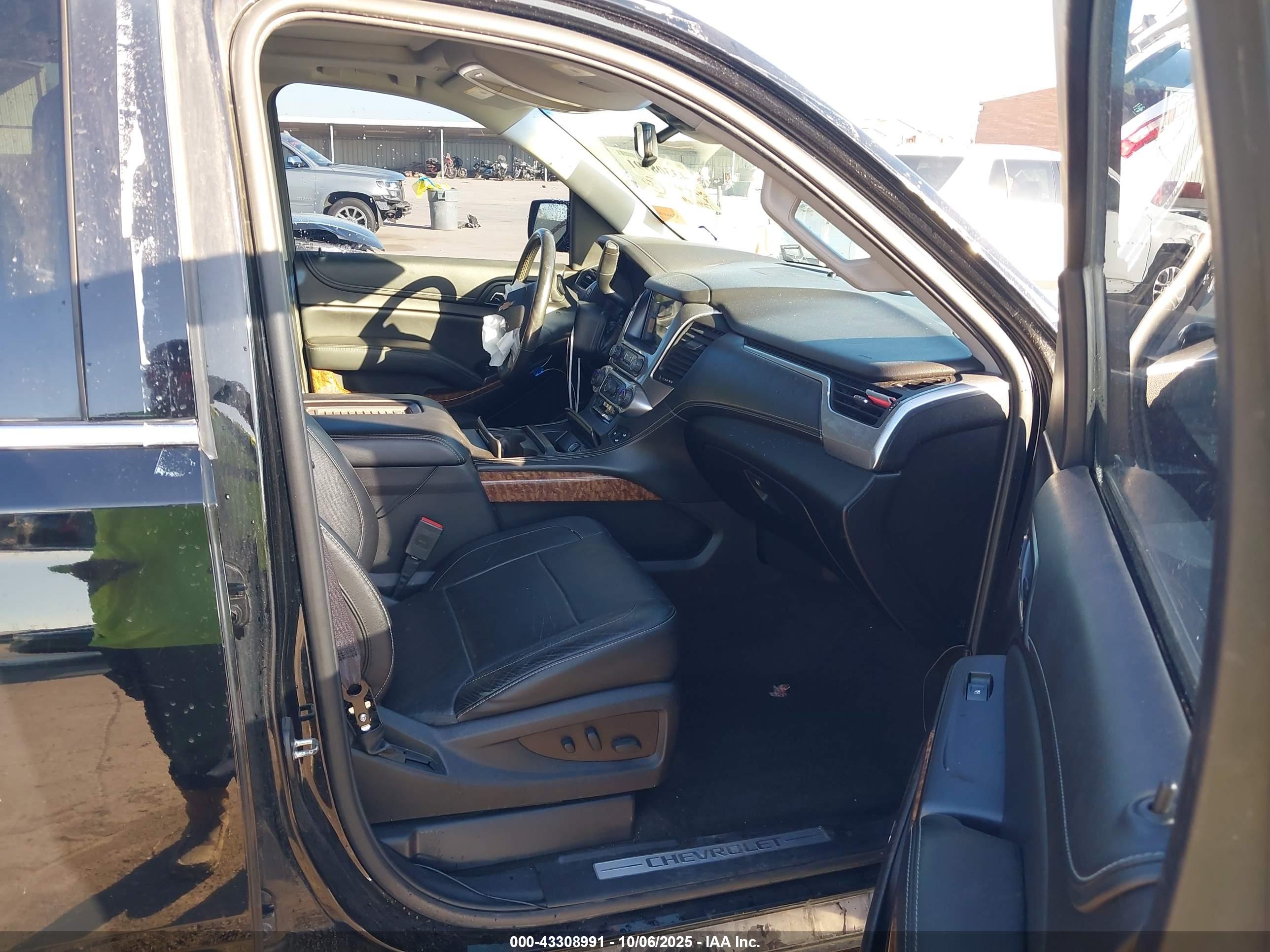 CHEVROLET TAHOE image 5