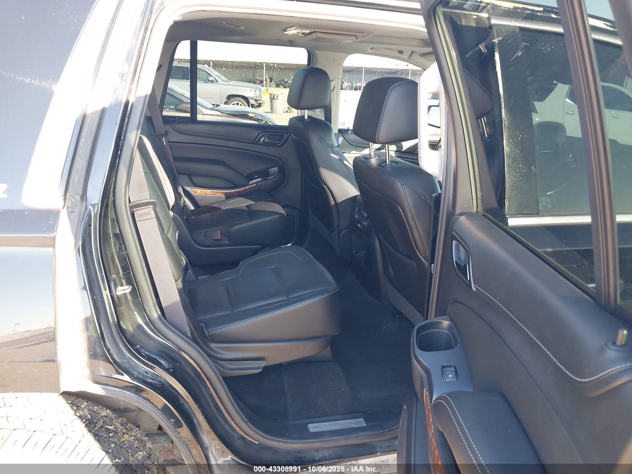 CHEVROLET TAHOE image 8