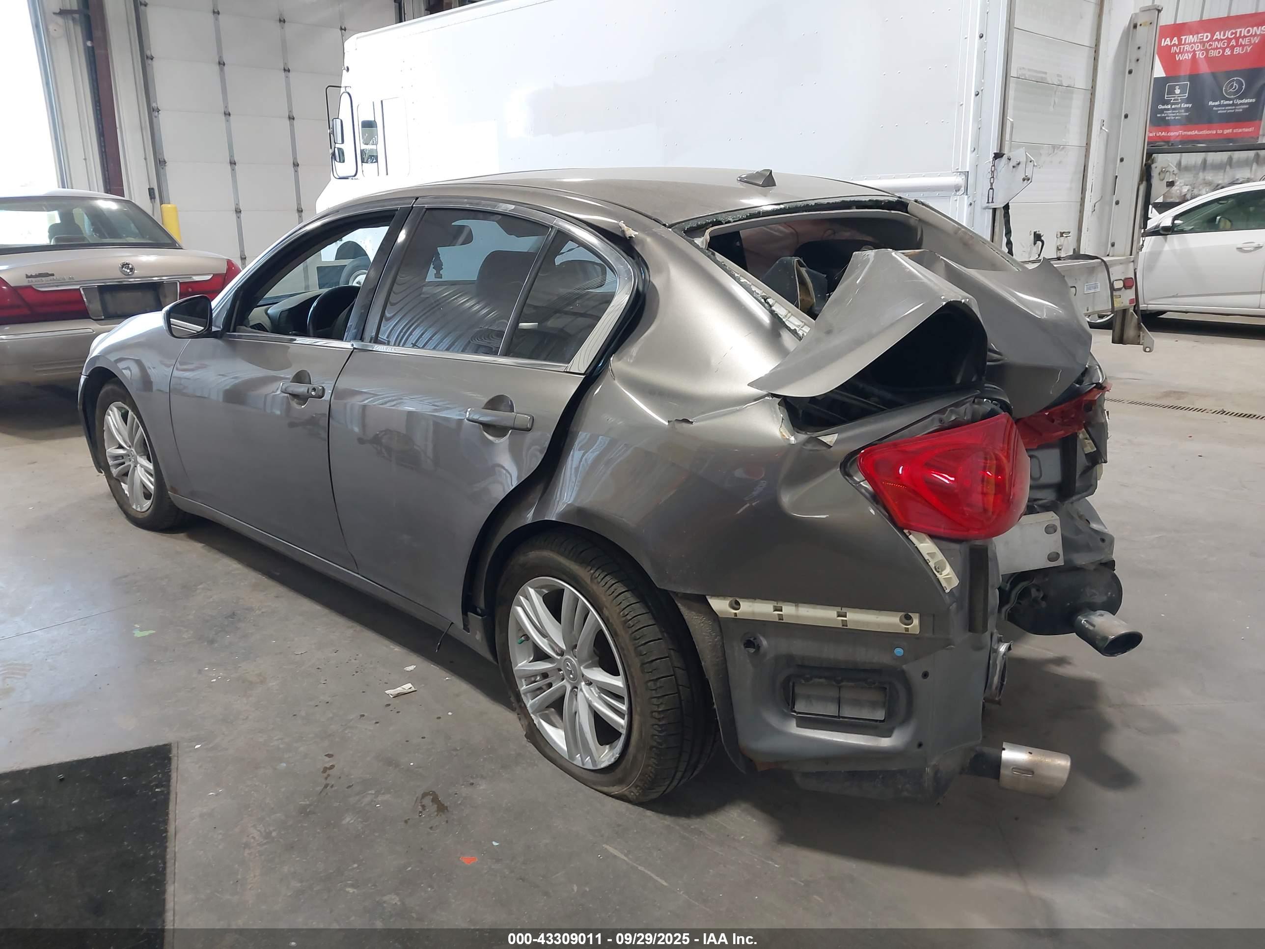INFINITI G37X image 3