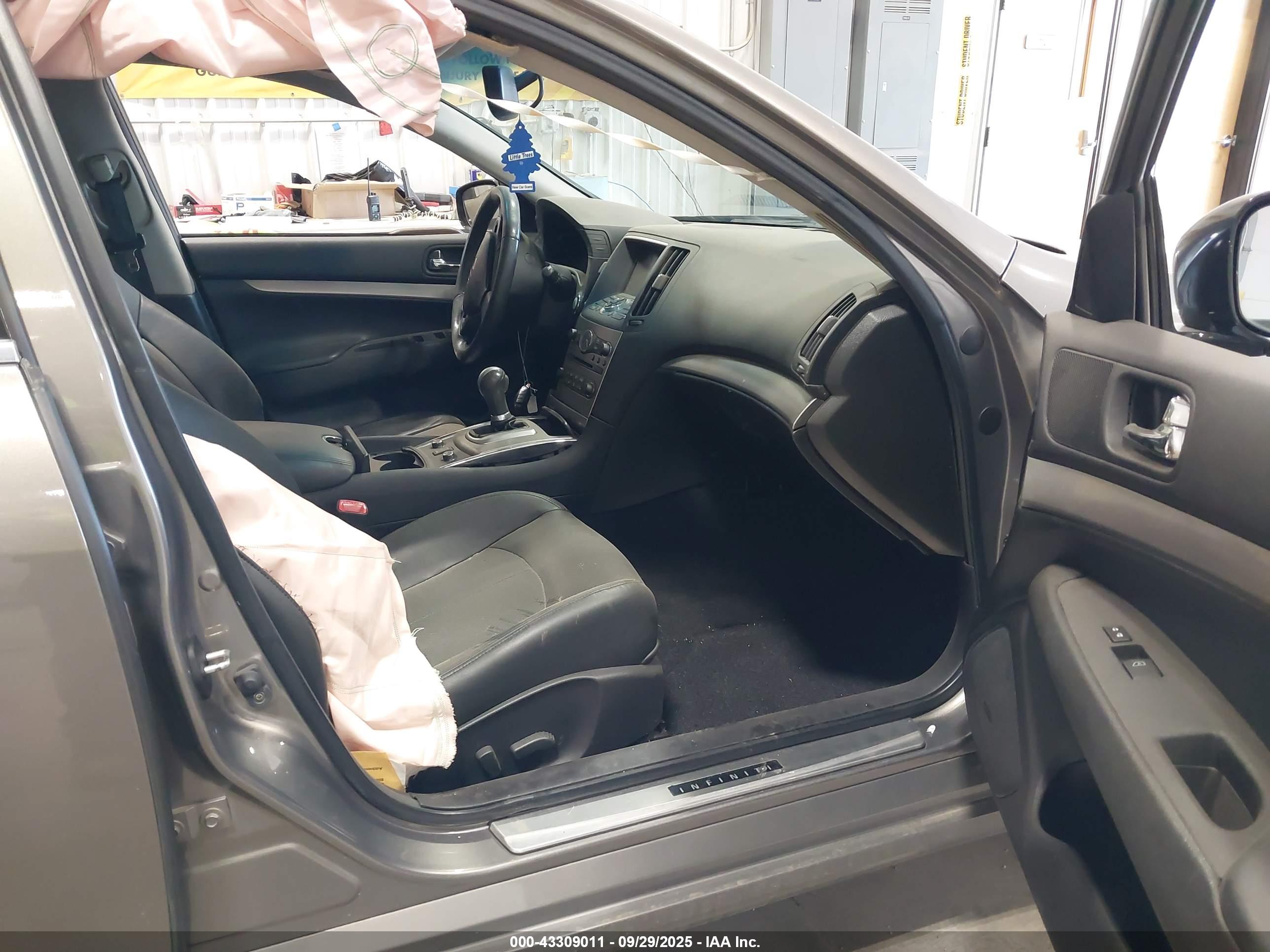 INFINITI G37X image 5