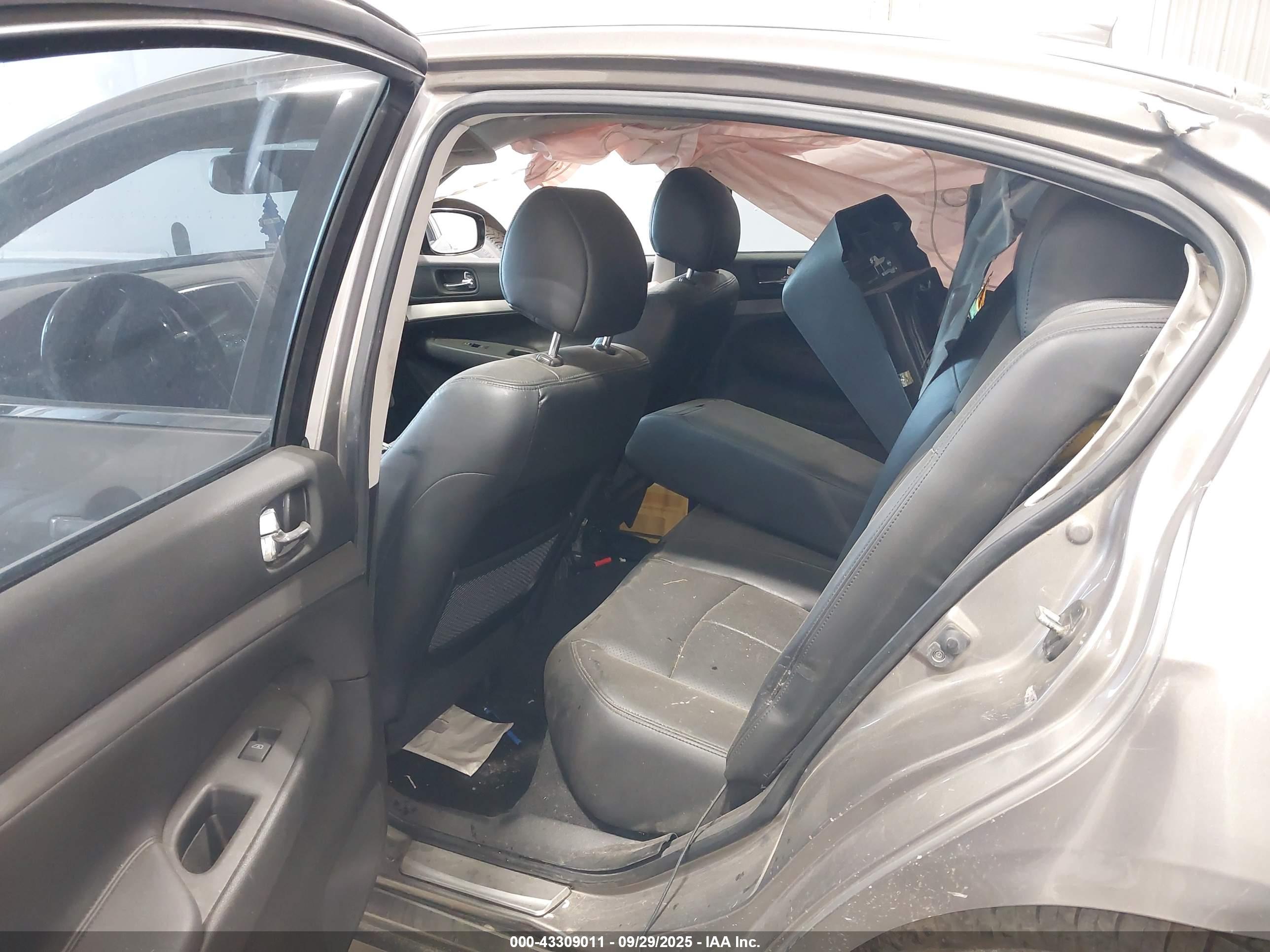INFINITI G37X image 8