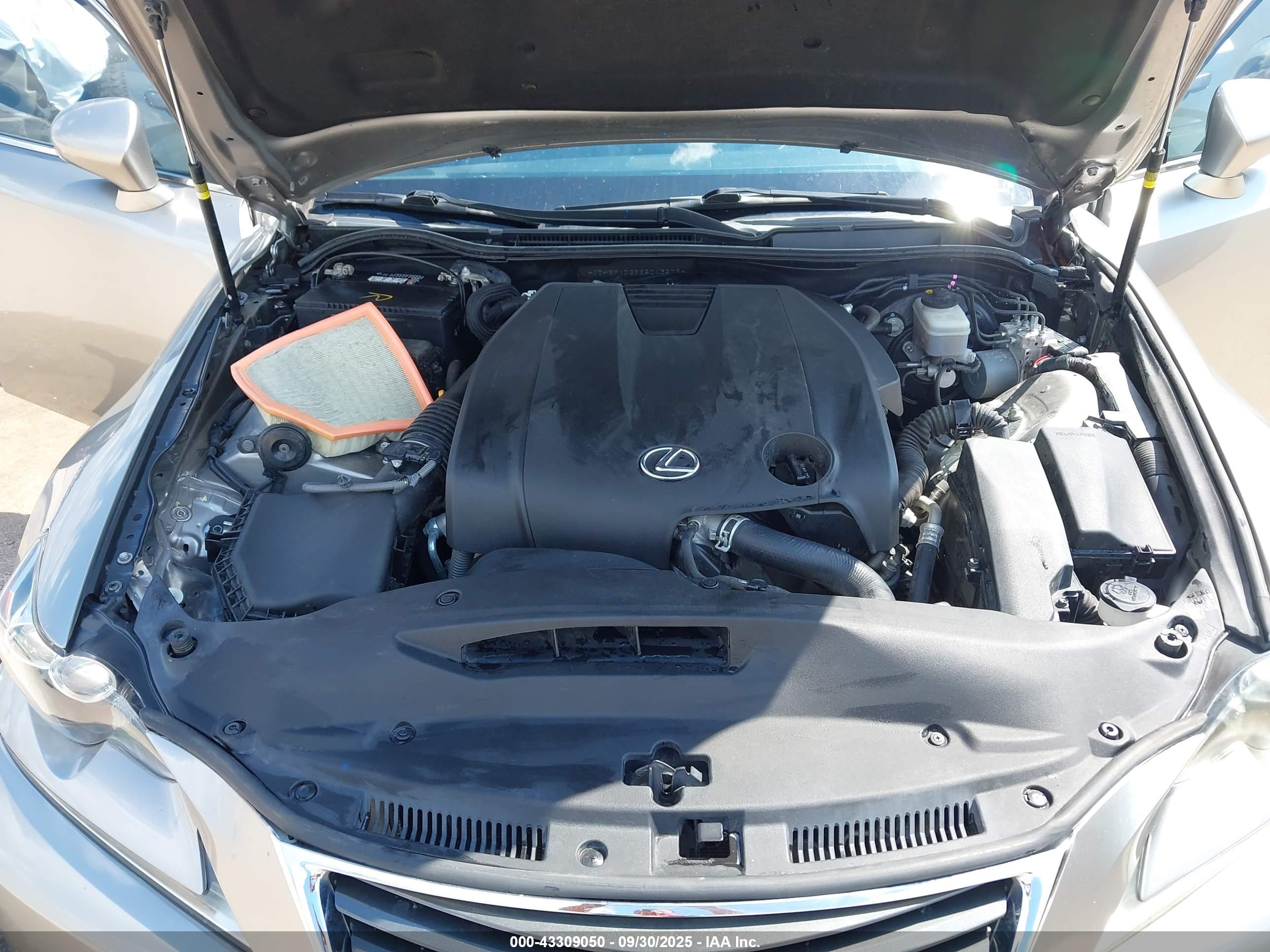 LEXUS IS image 10