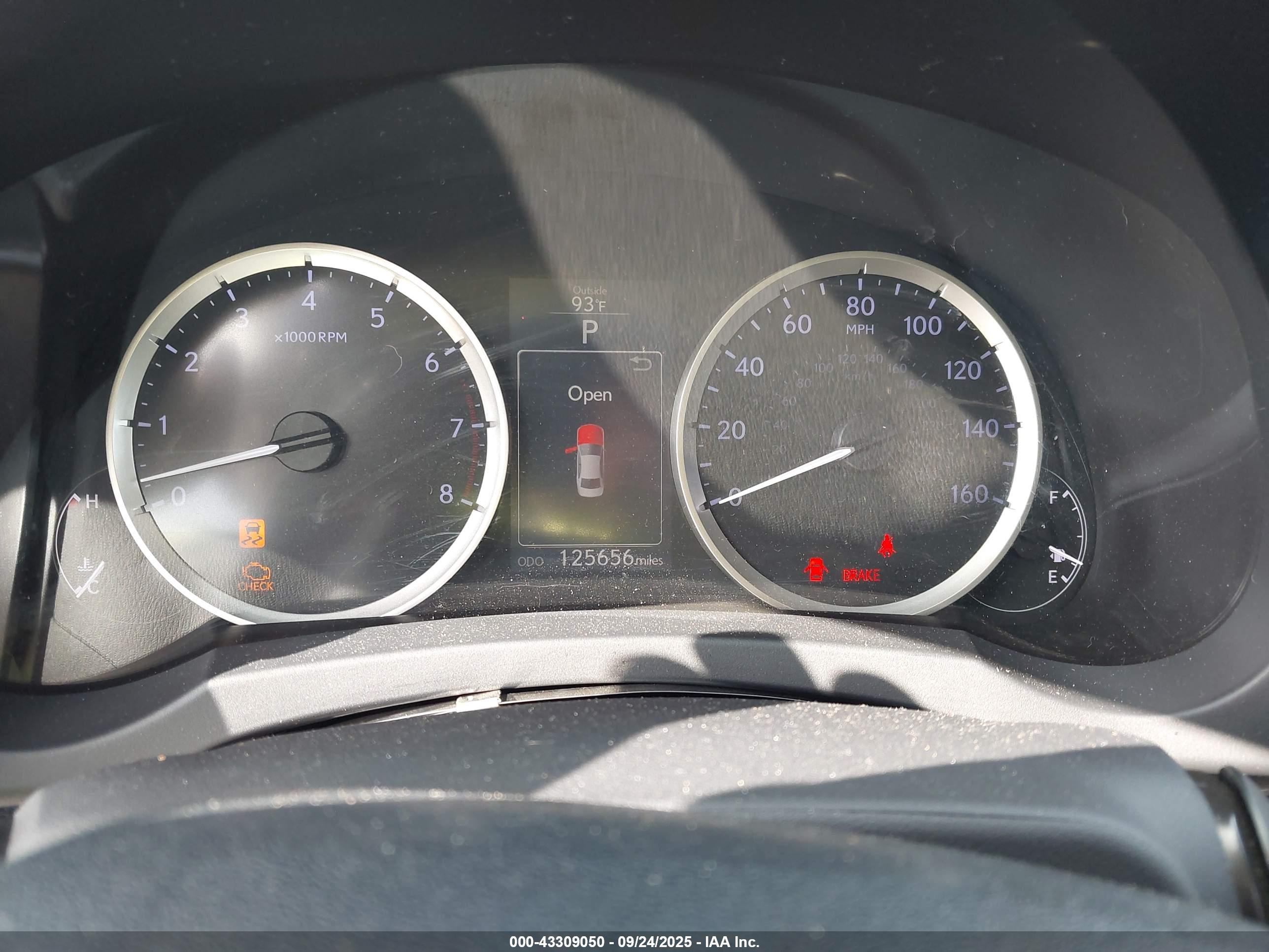 LEXUS IS image 7