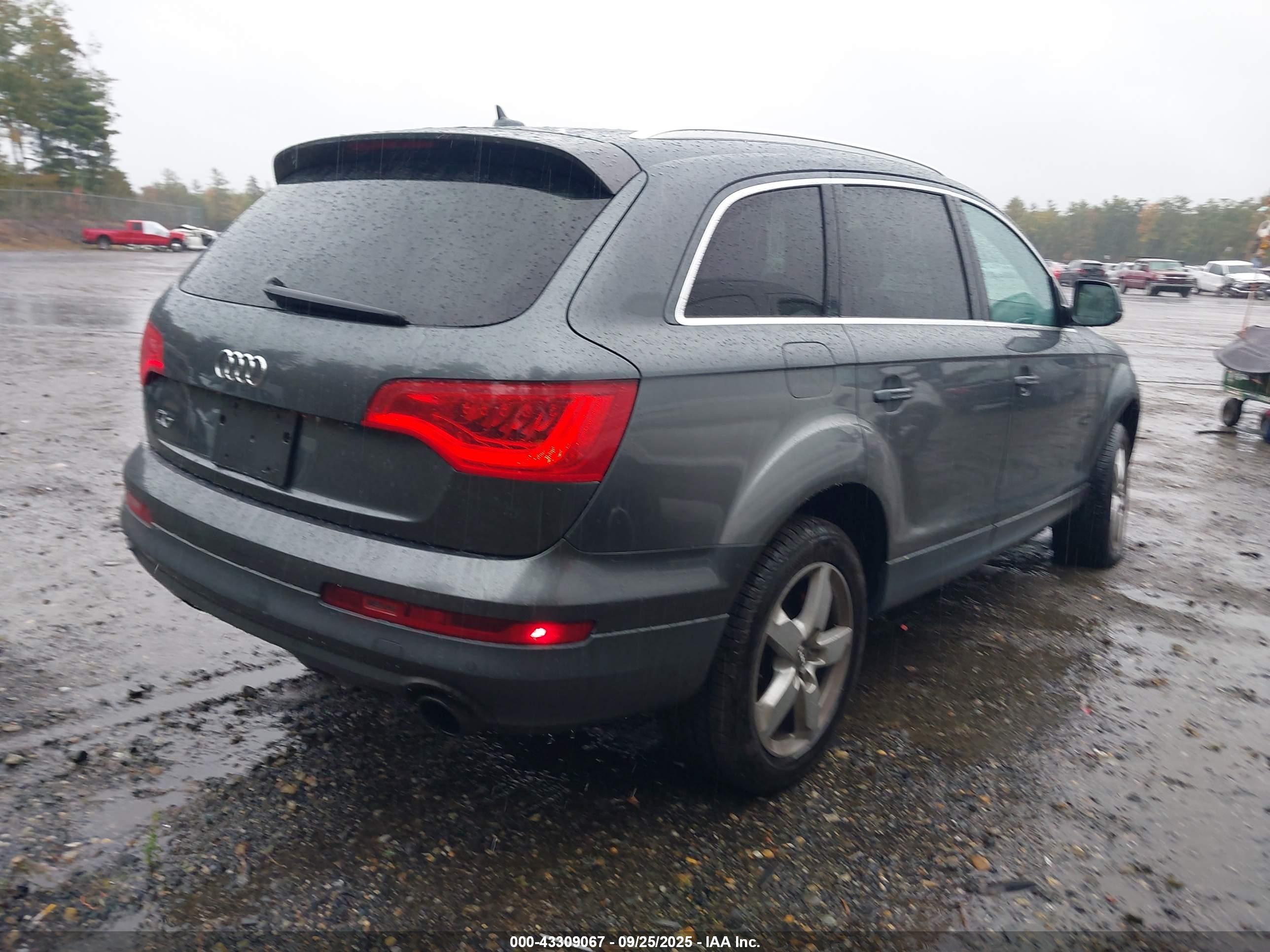AUDI Q7 image 4