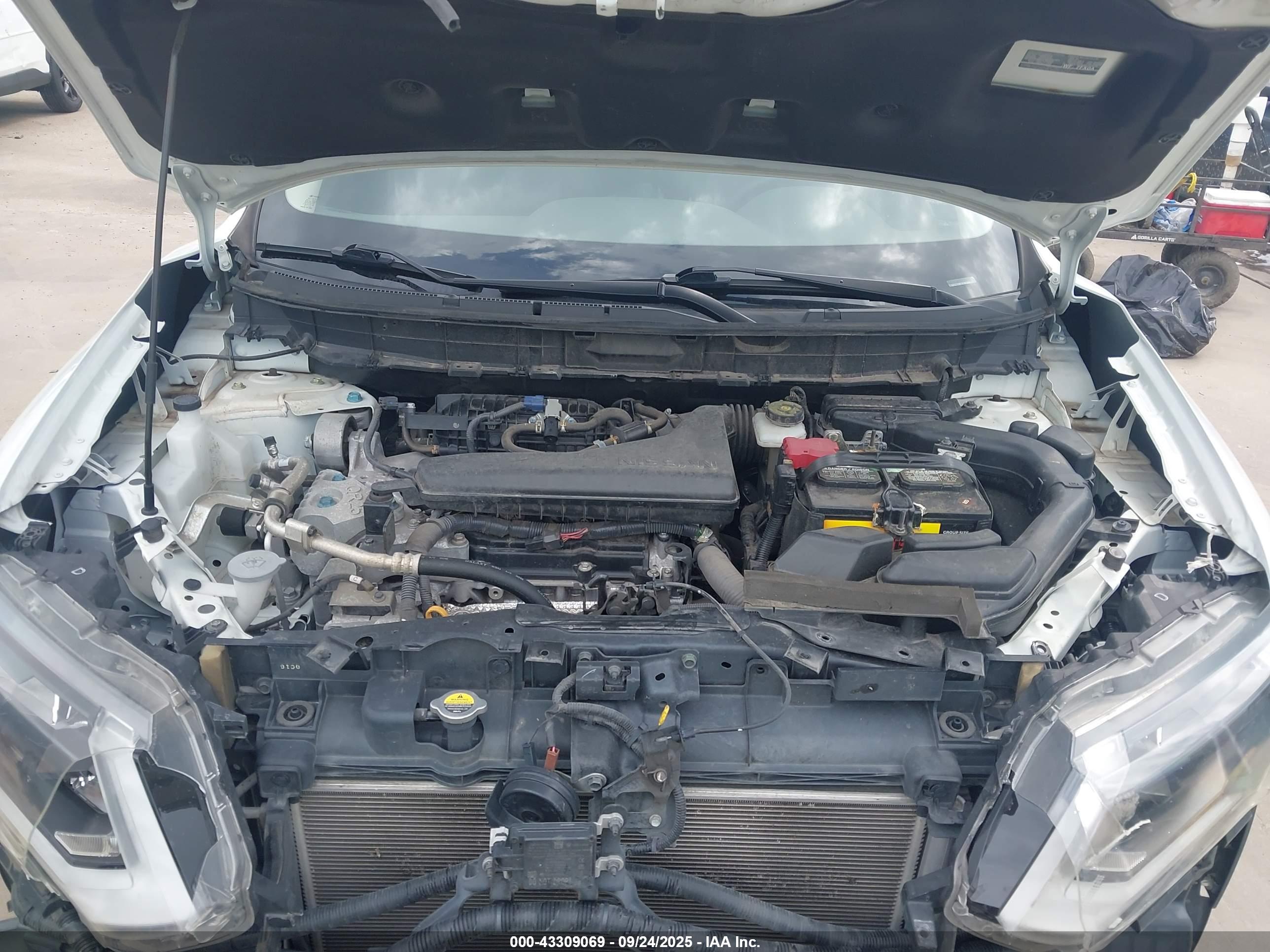 NISSAN ROGUE image 10