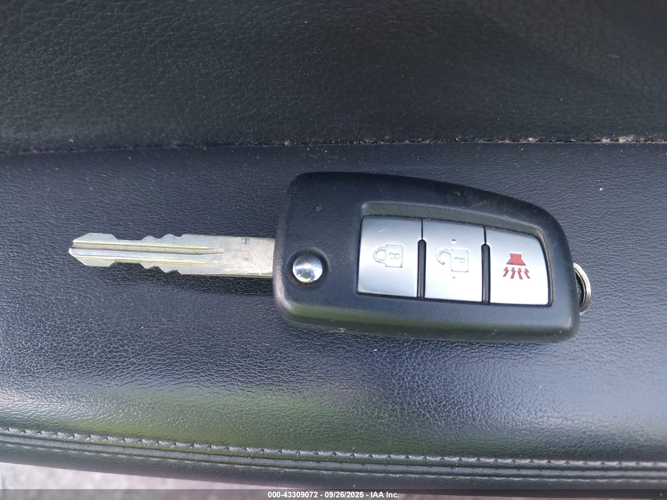 NISSAN ROGUE image 11