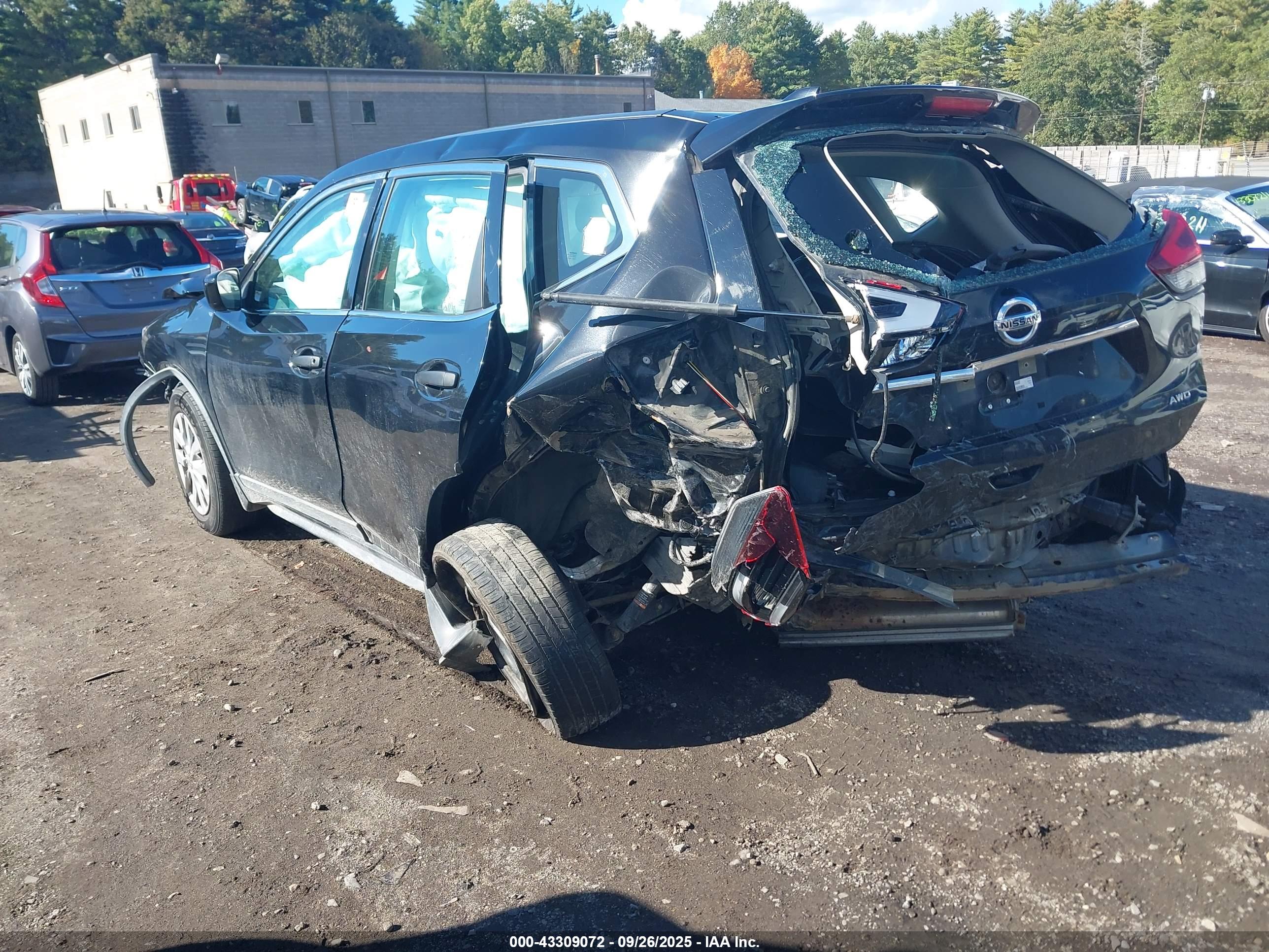 NISSAN ROGUE image 3