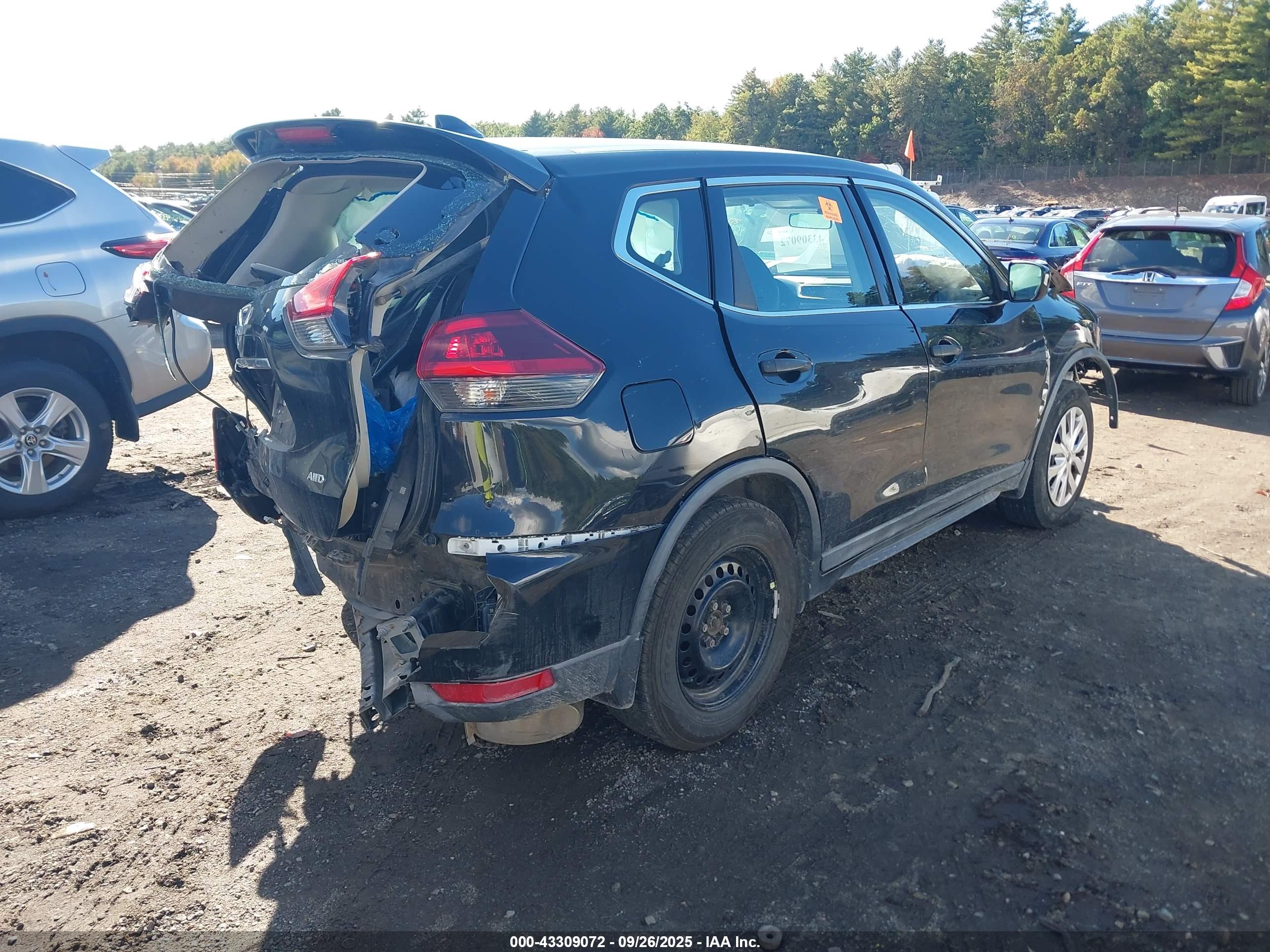 NISSAN ROGUE image 4