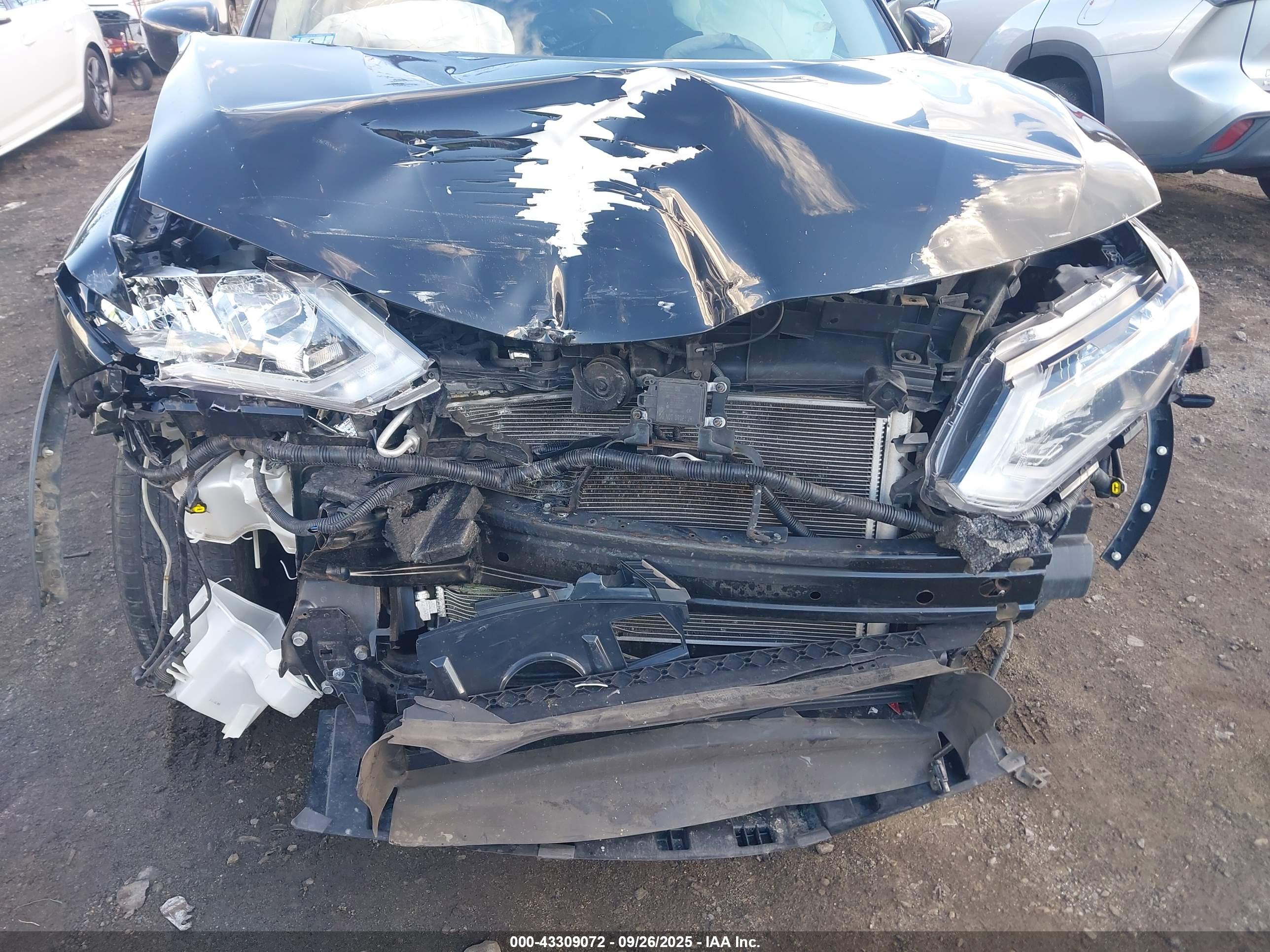 NISSAN ROGUE image 6