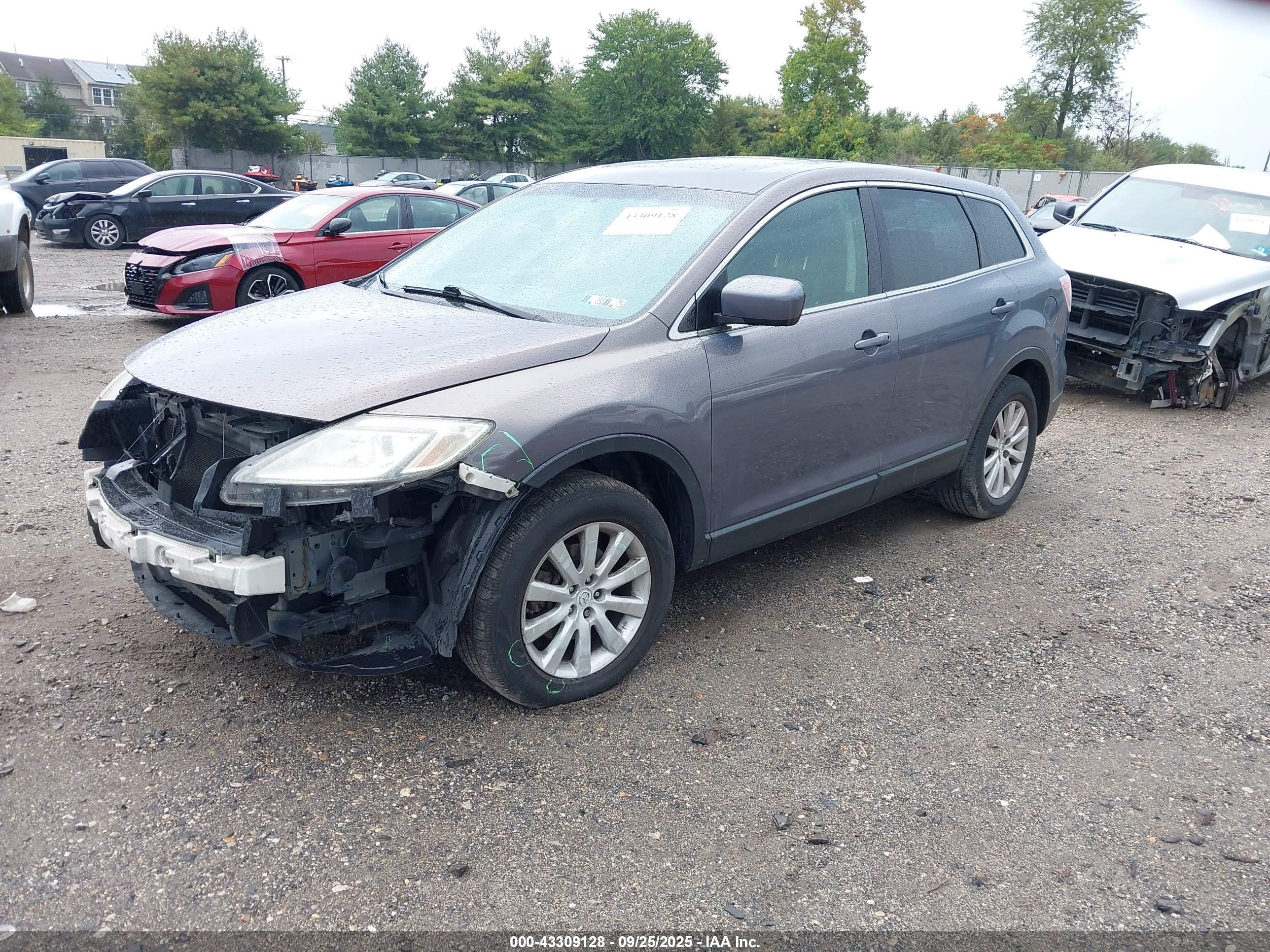 MAZDA CX-9 image 2