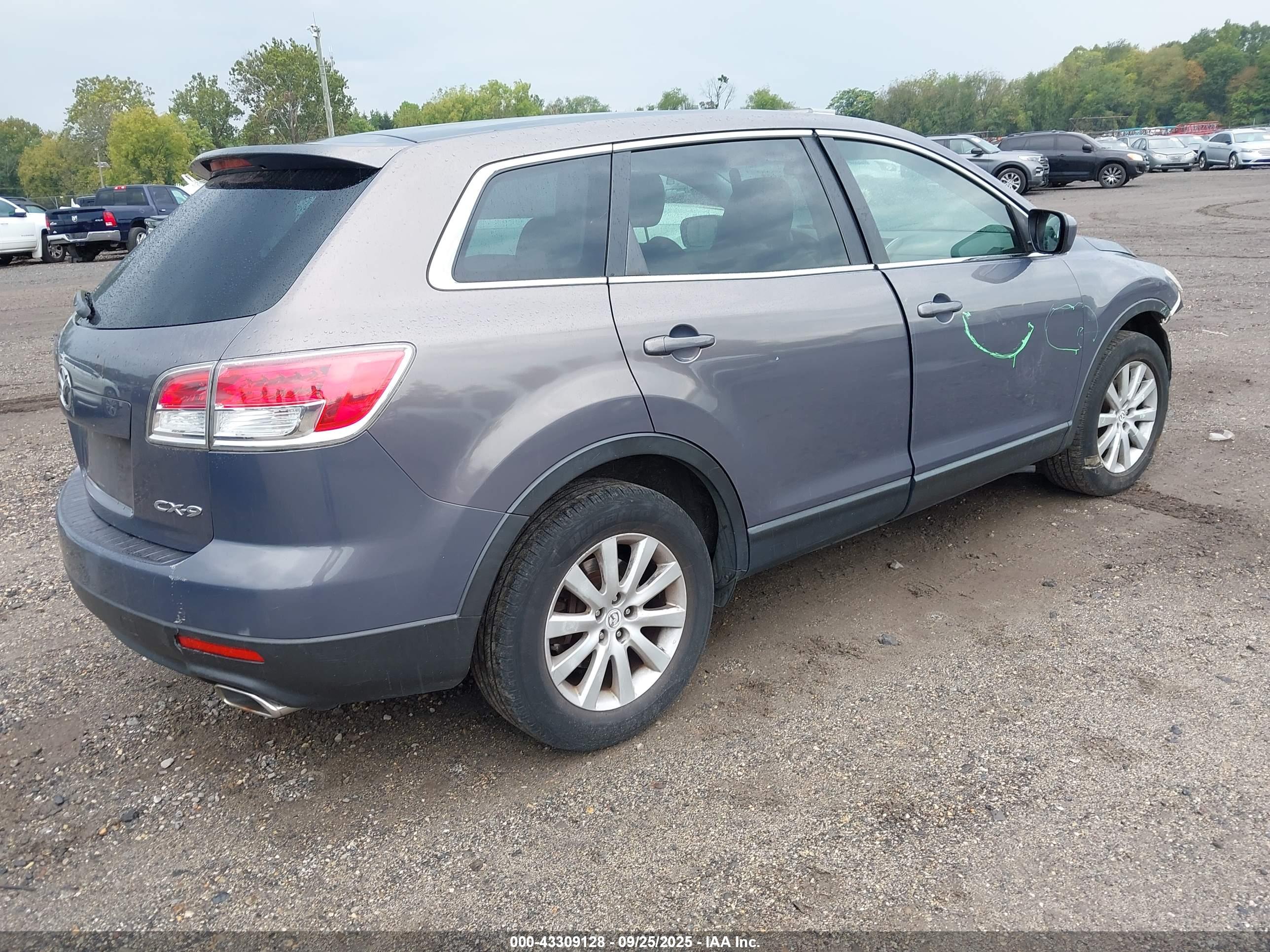 MAZDA CX-9 image 4