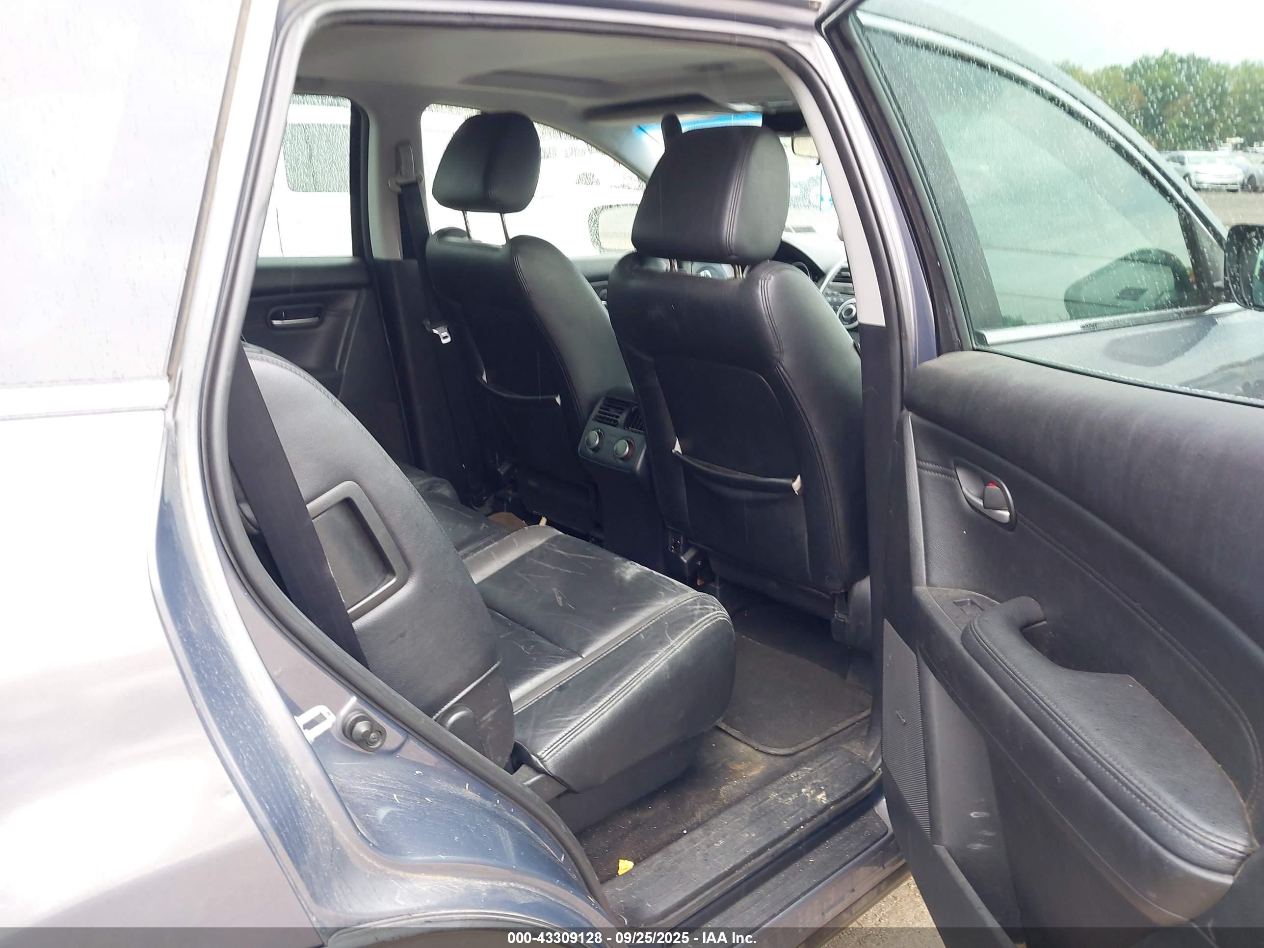 MAZDA CX-9 image 8