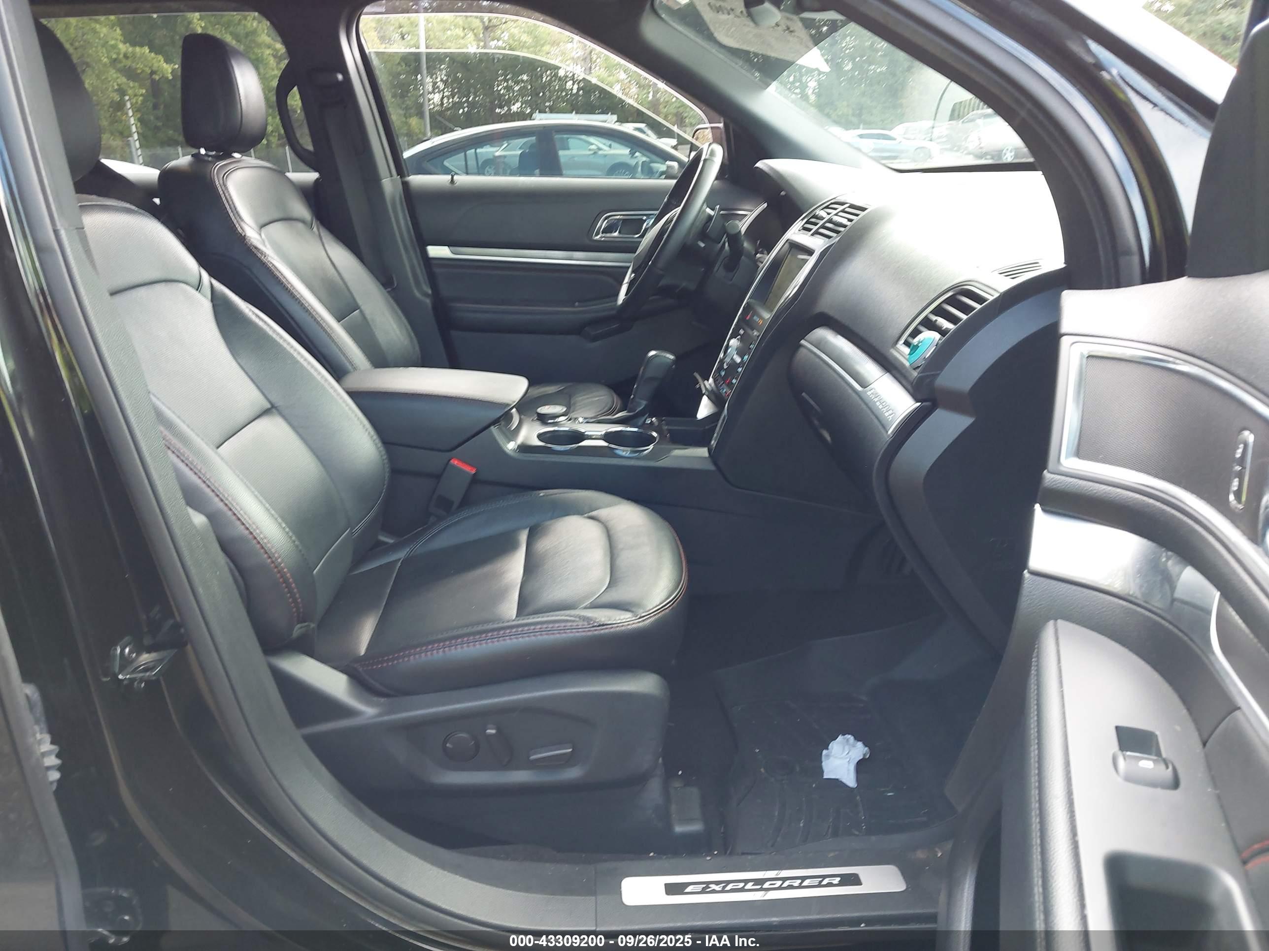 FORD EXPLORER image 5