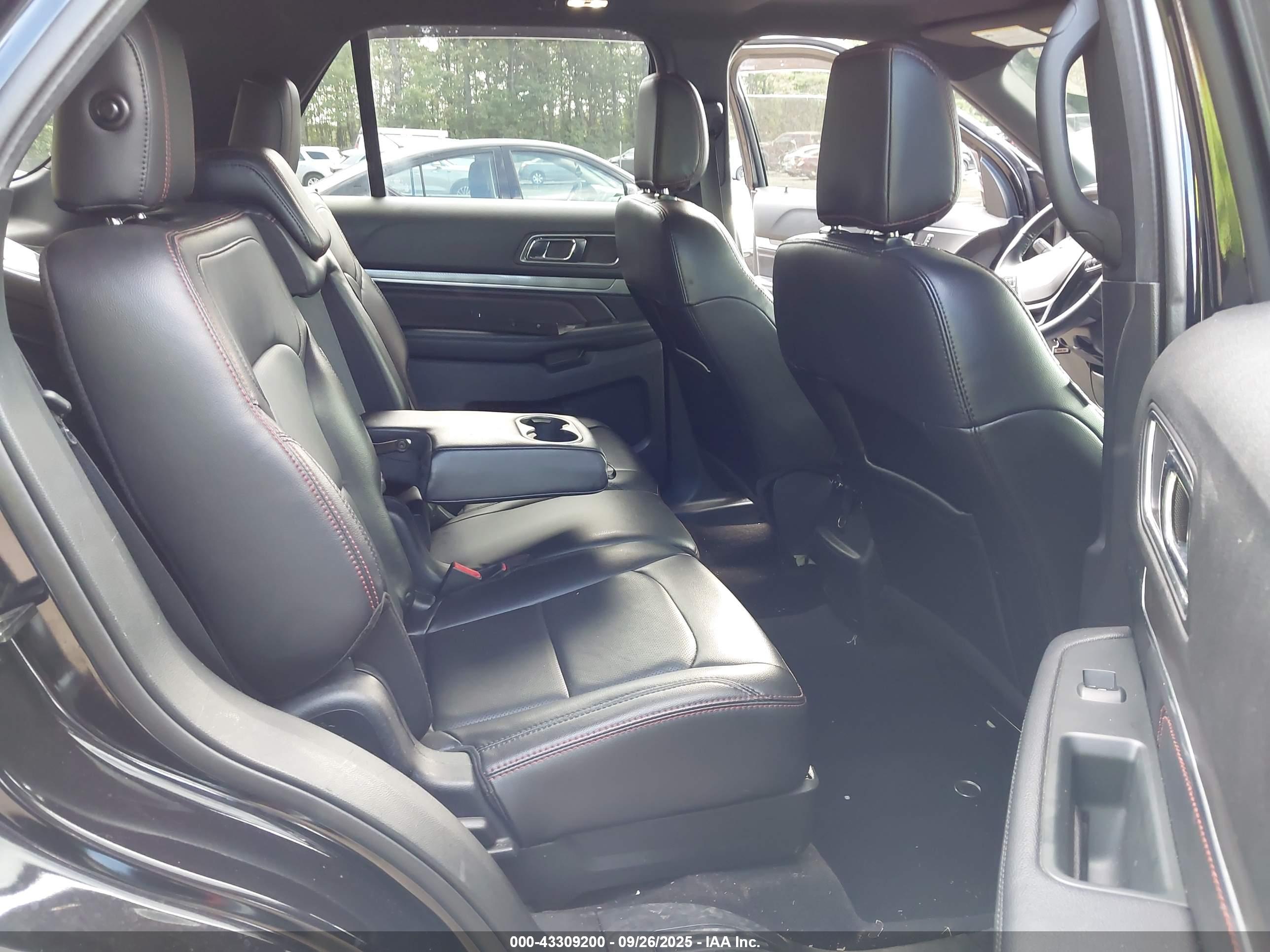 FORD EXPLORER image 8