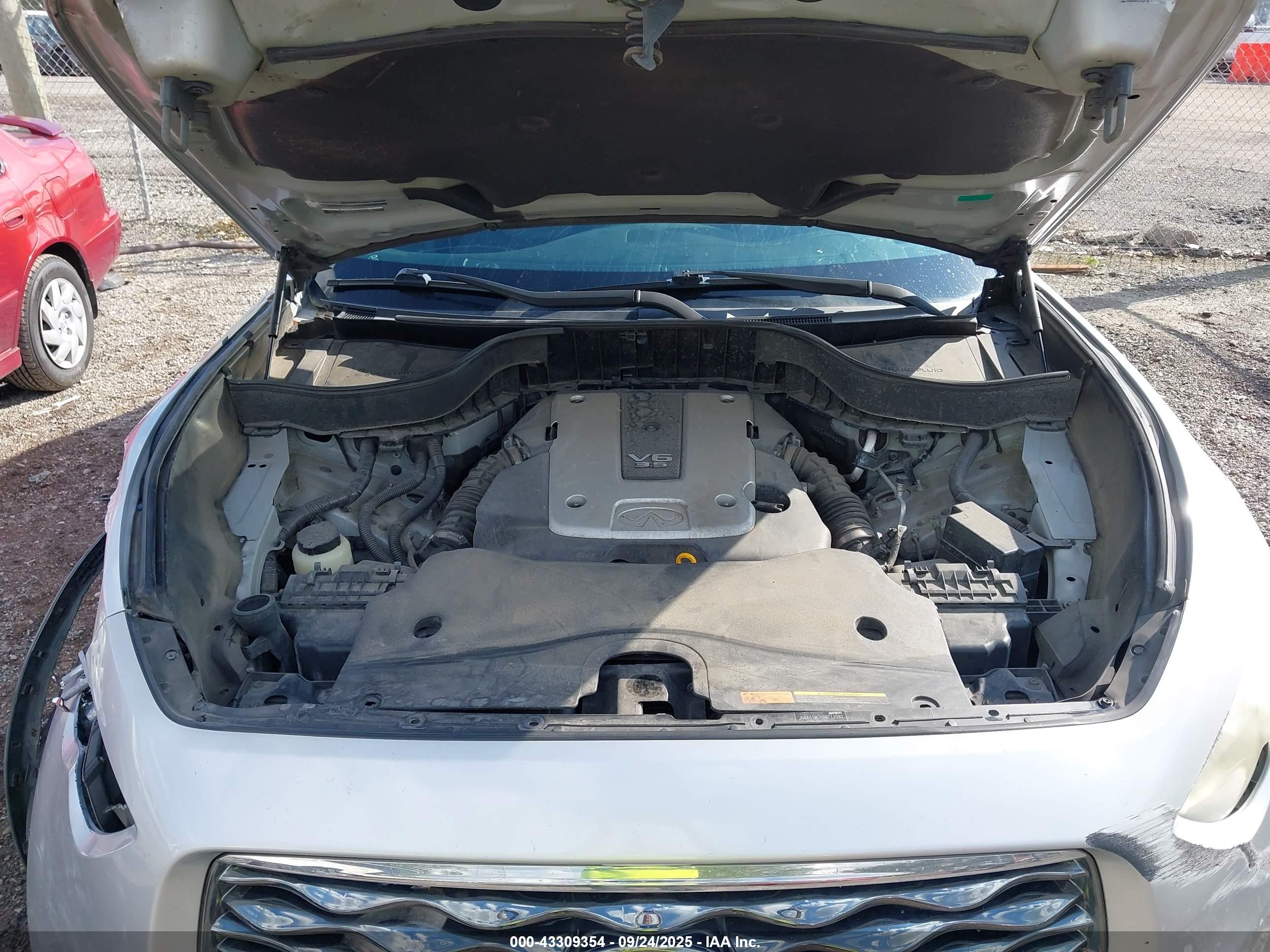 INFINITI FX35 image 10