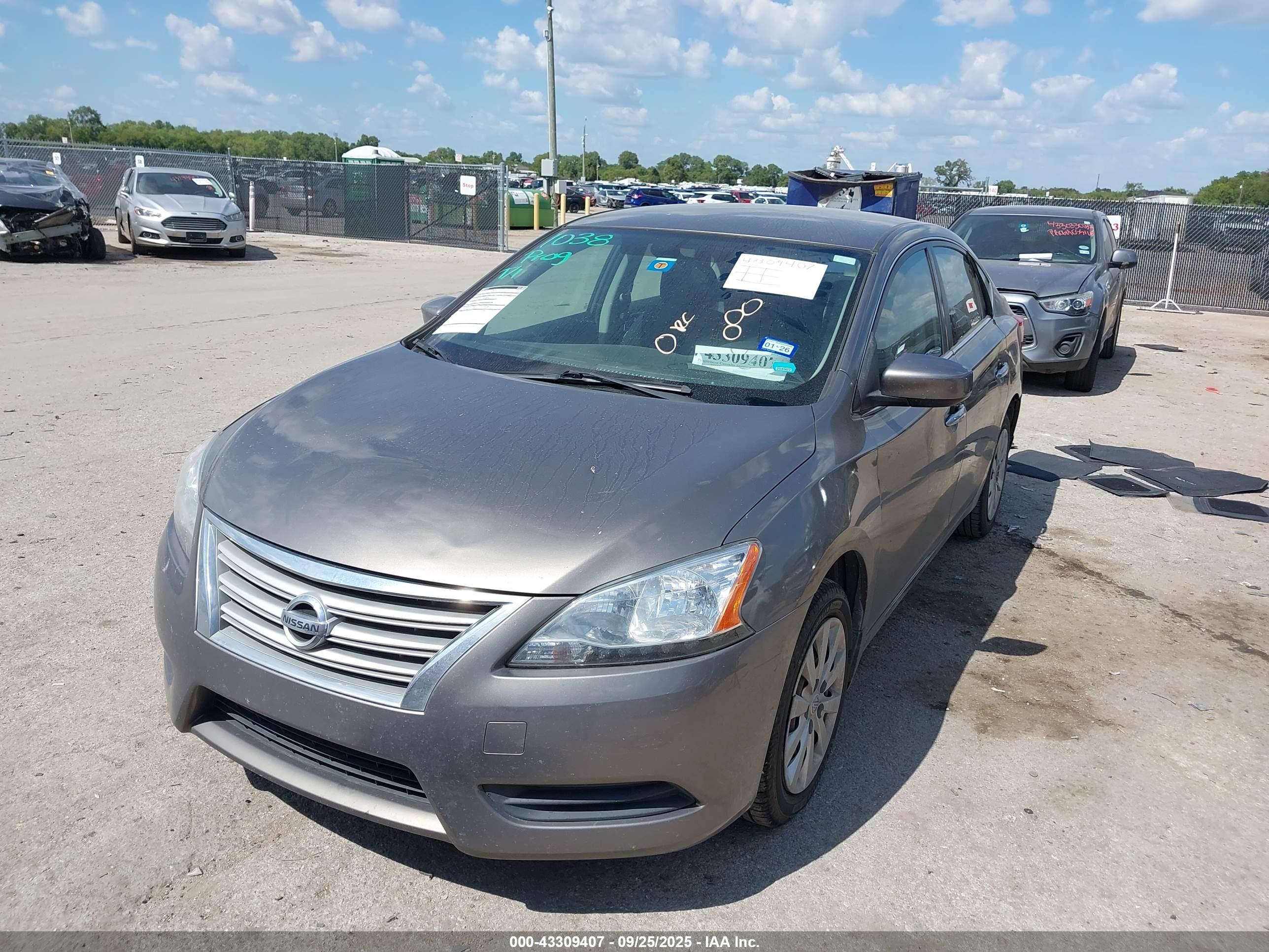 NISSAN SENTRA image 2