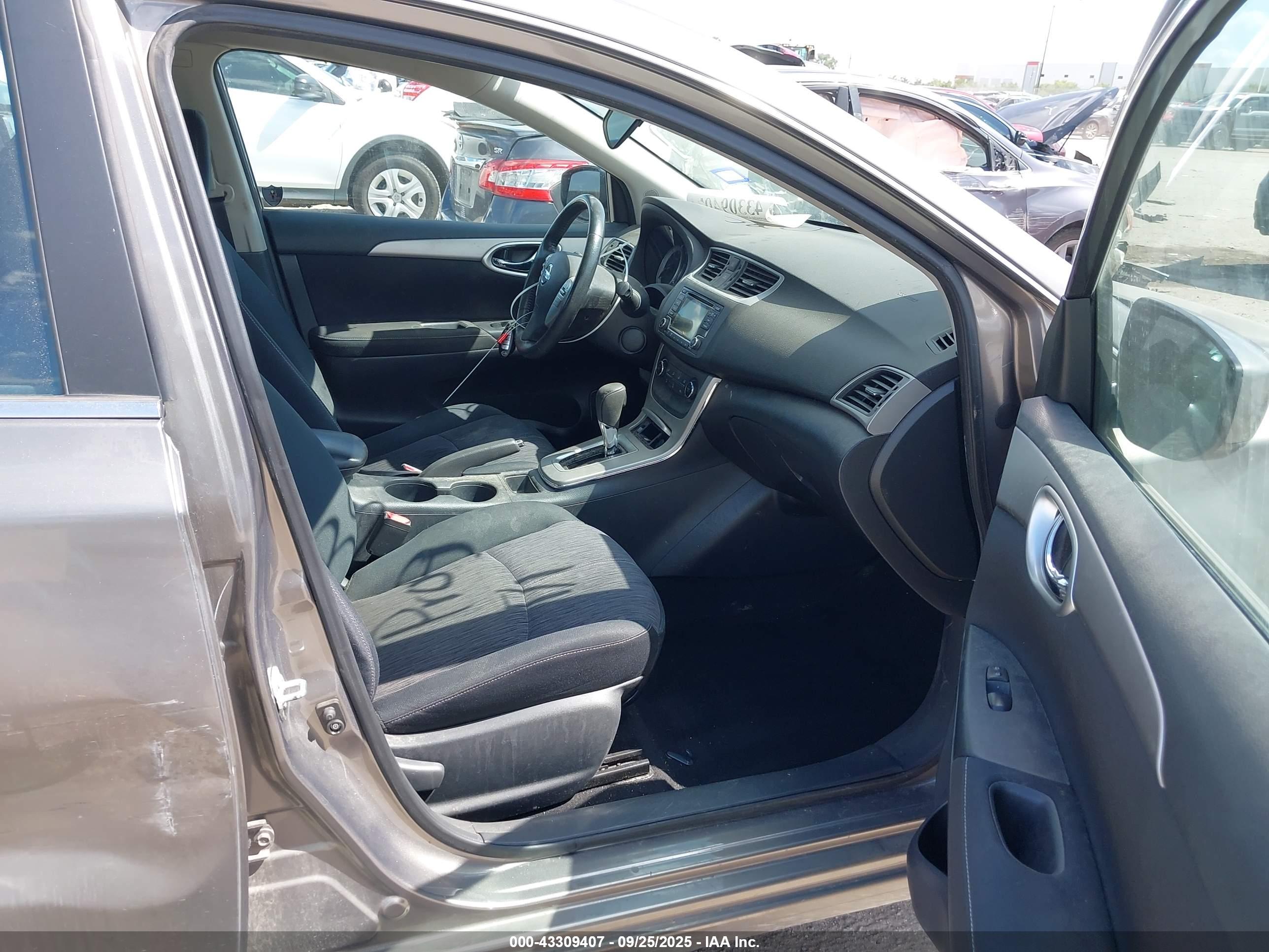 NISSAN SENTRA image 5