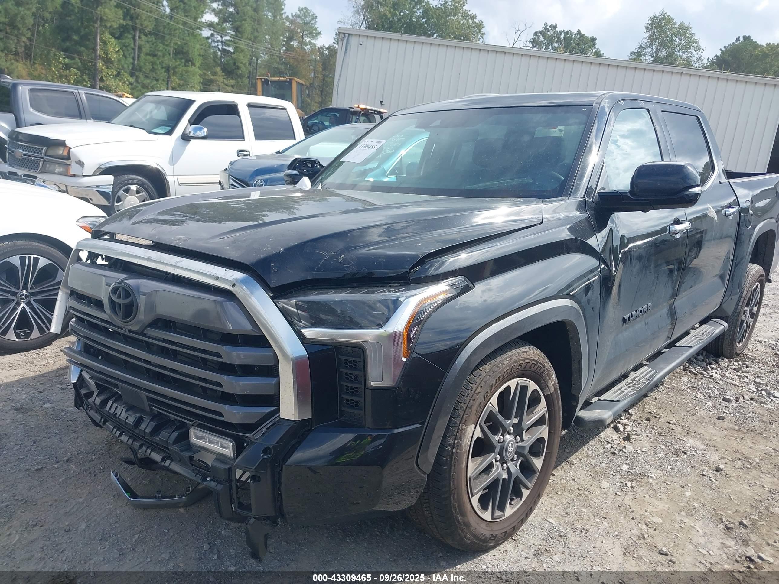 TOYOTA TUNDRA image 2