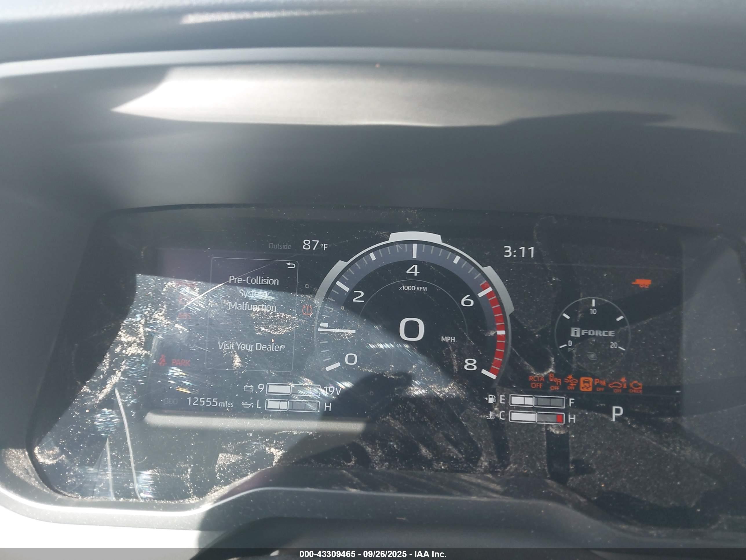 TOYOTA TUNDRA image 7