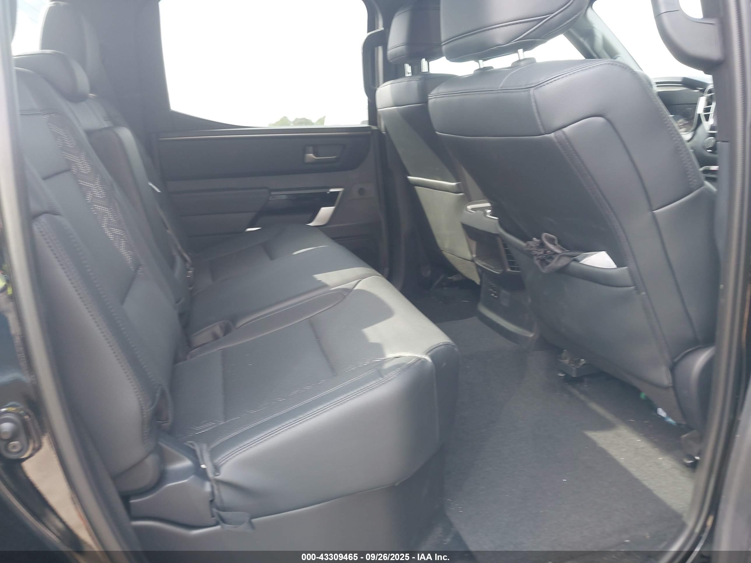 TOYOTA TUNDRA image 8