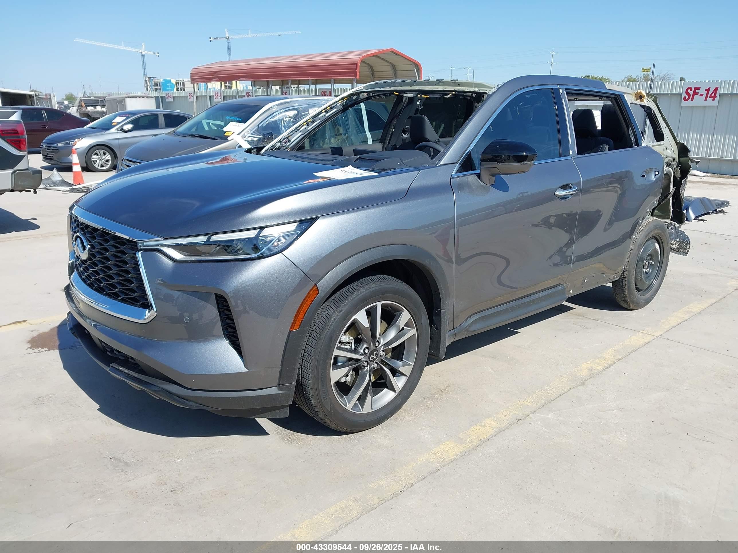 INFINITI QX60 image 2