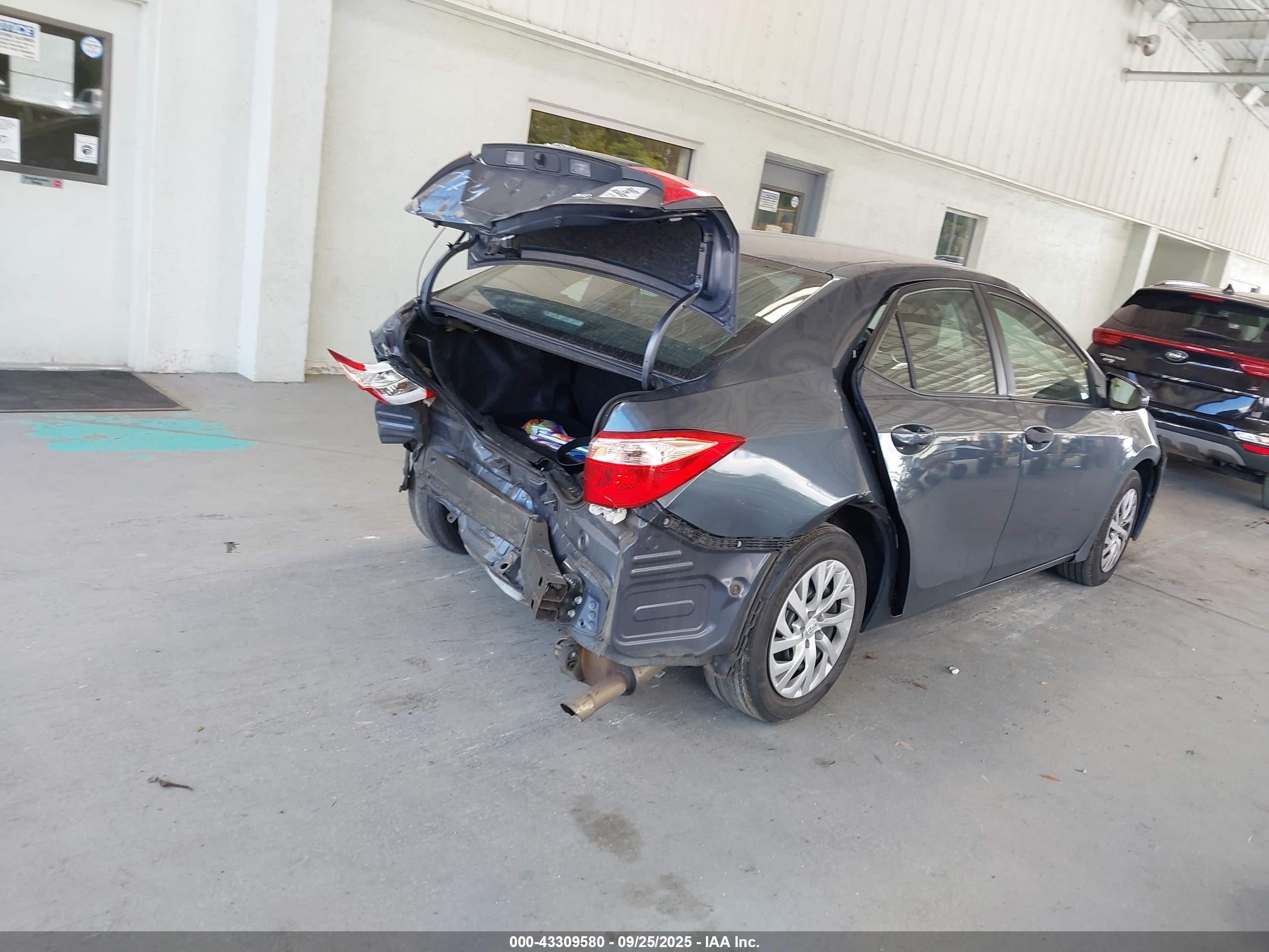TOYOTA COROLLA image 4