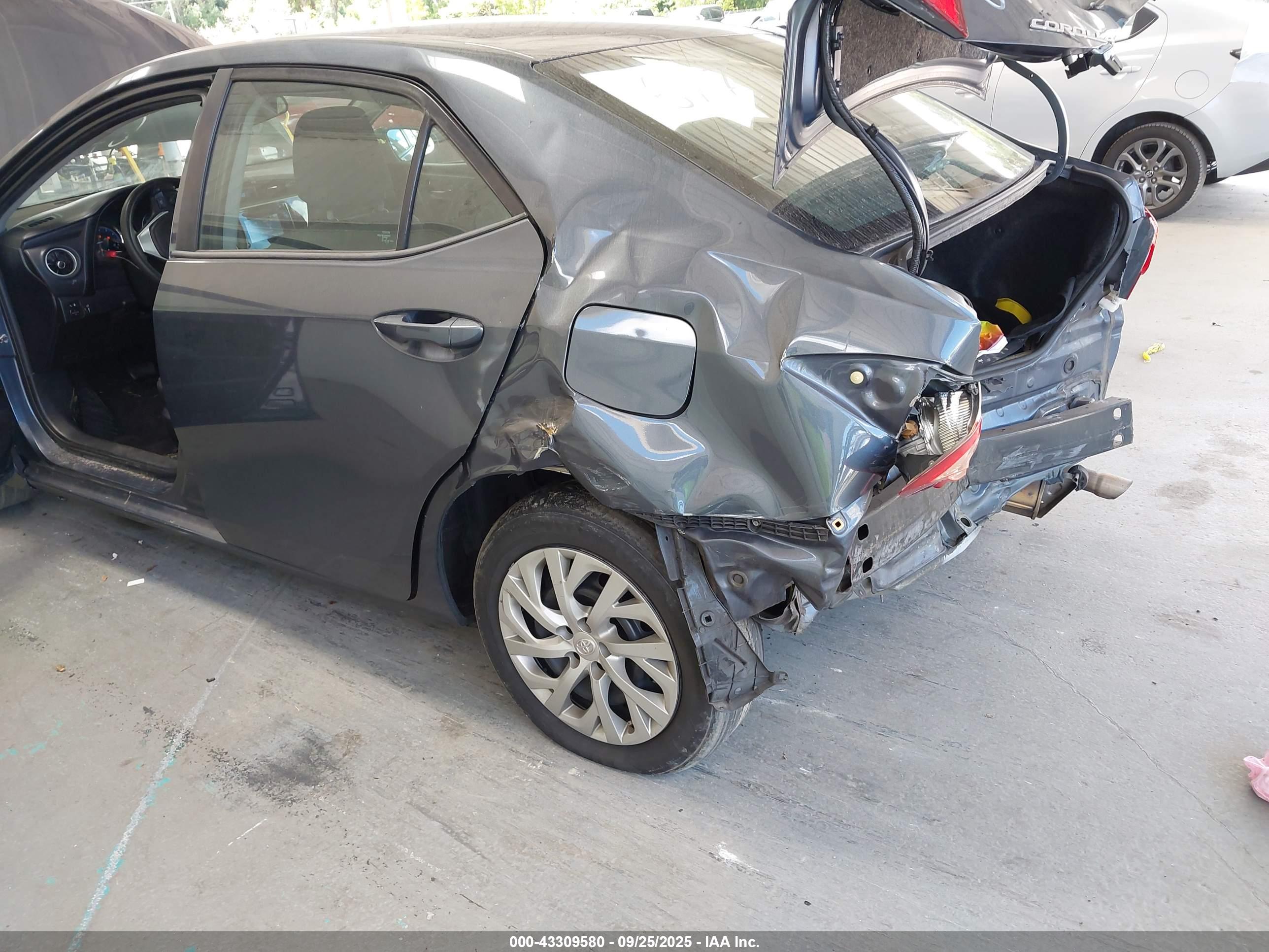 TOYOTA COROLLA image 6