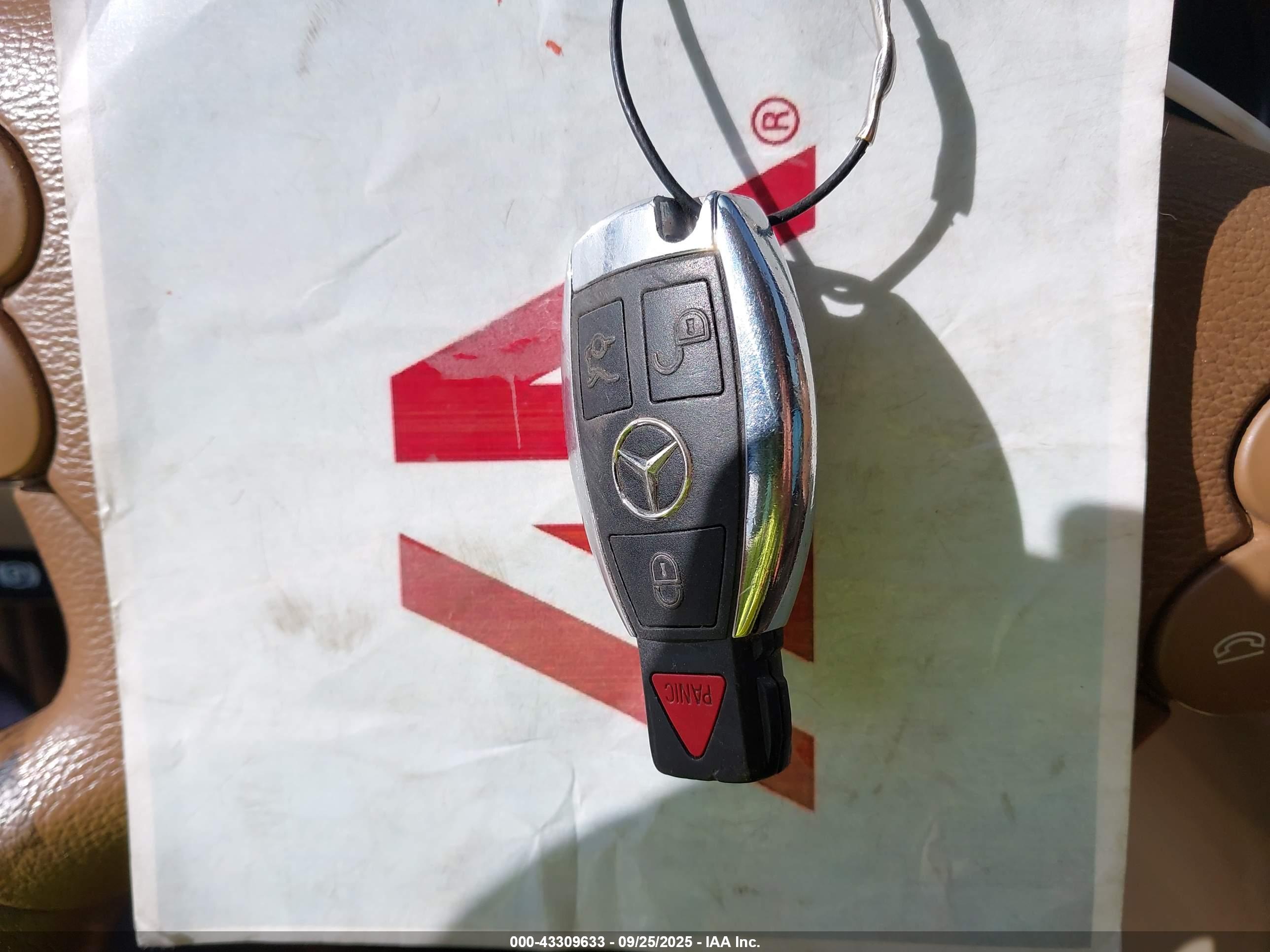 MERCEDES-BENZ E image 11