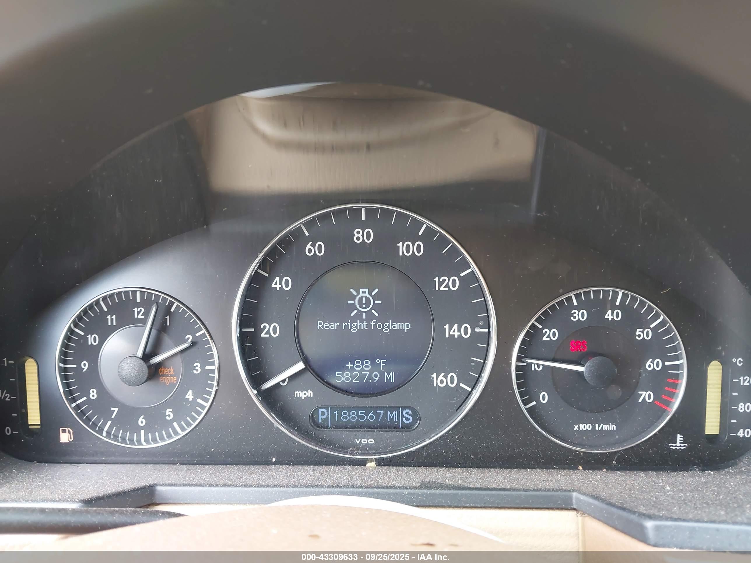 MERCEDES-BENZ E image 7