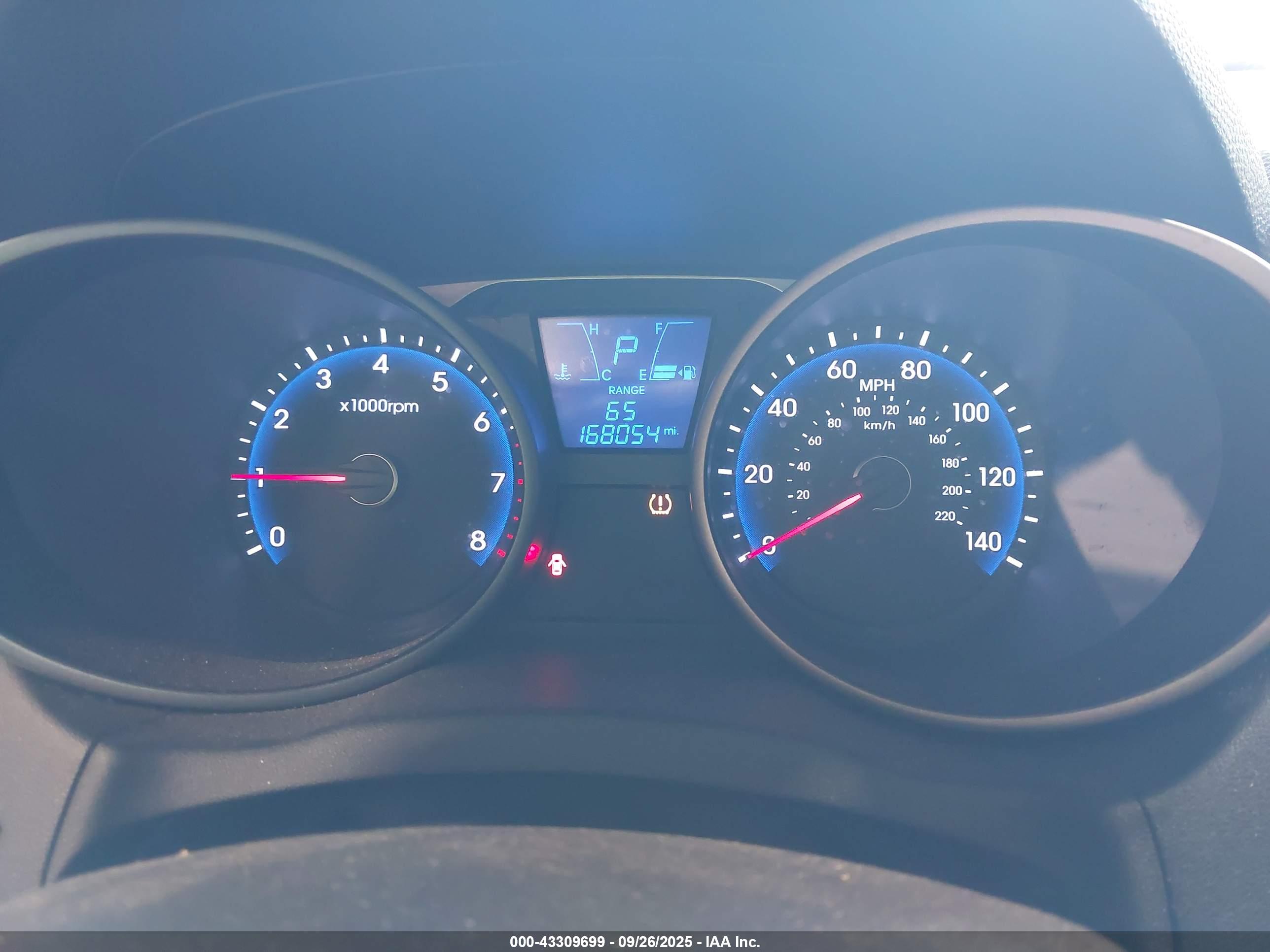 HYUNDAI TUCSON image 7