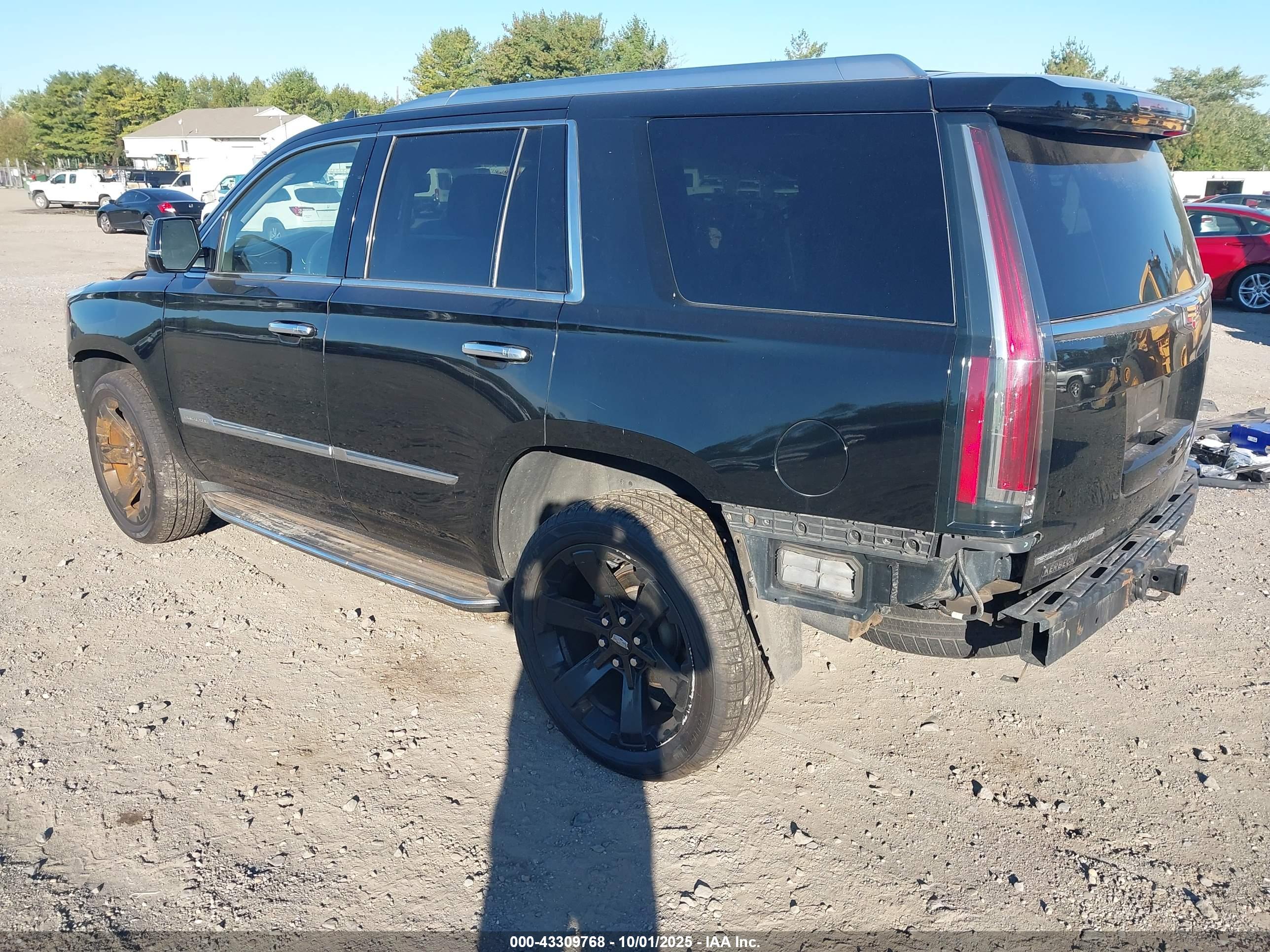 CADILLAC ESCALADE image 3