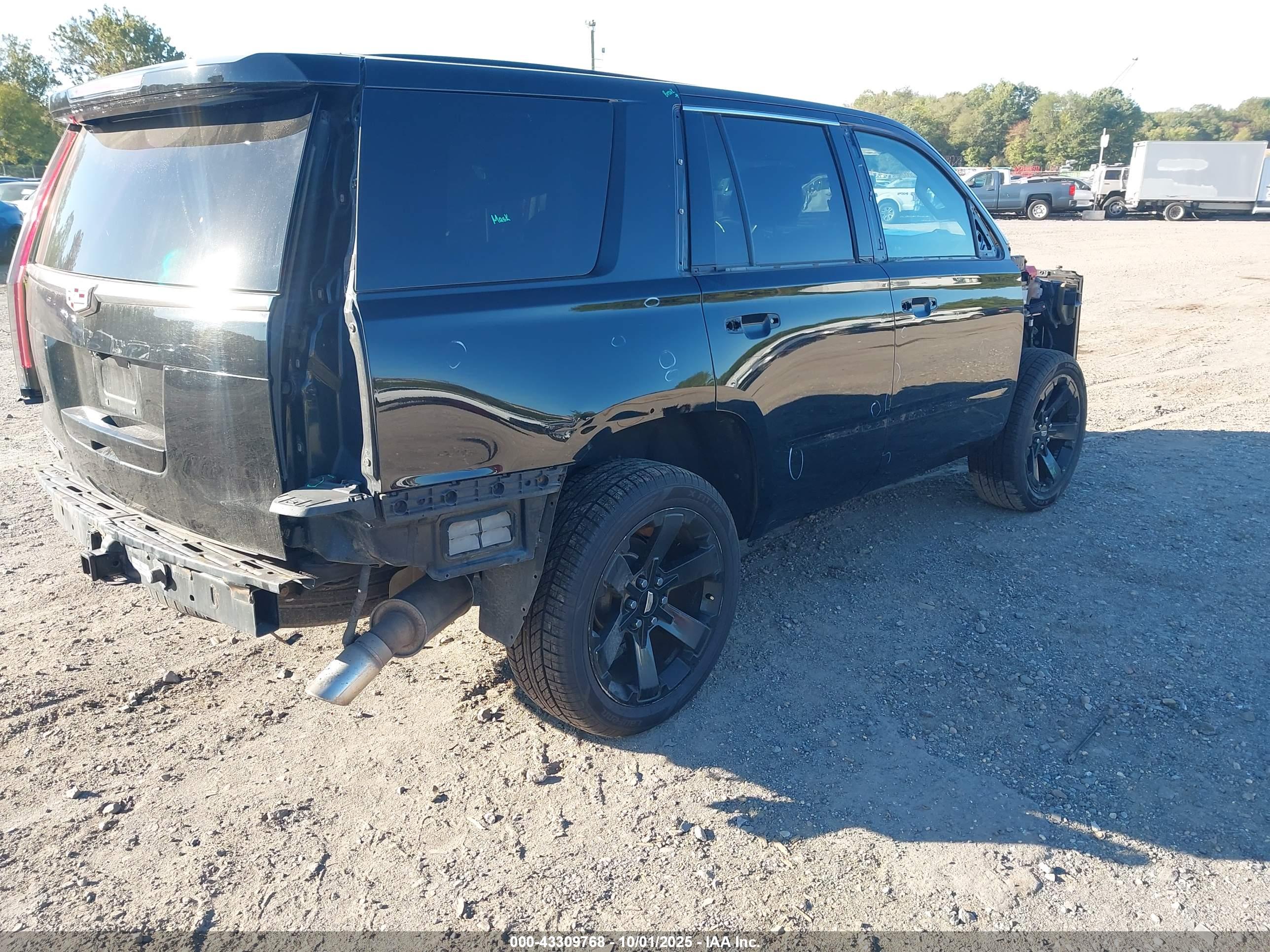 CADILLAC ESCALADE image 4