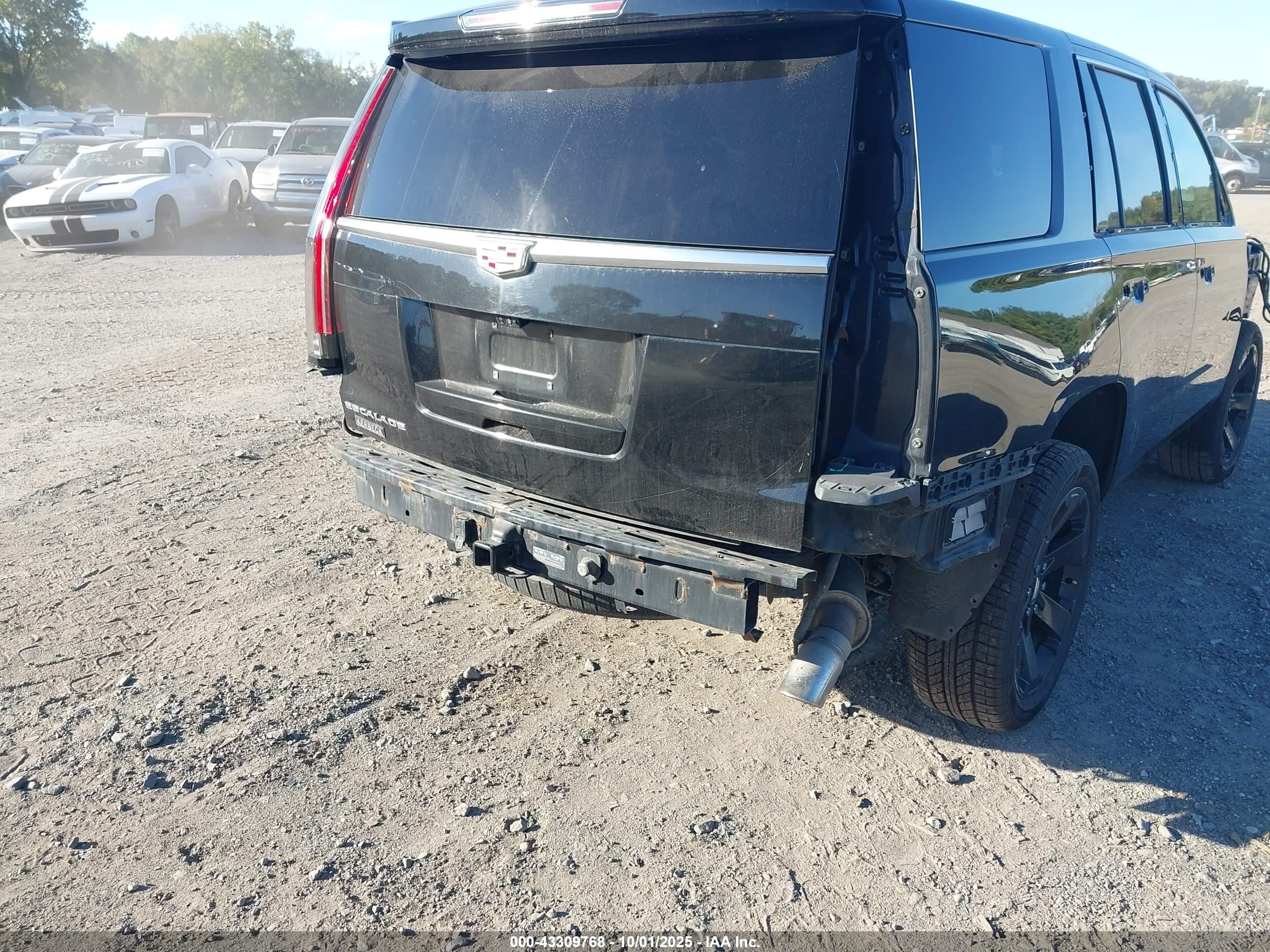 CADILLAC ESCALADE image 6