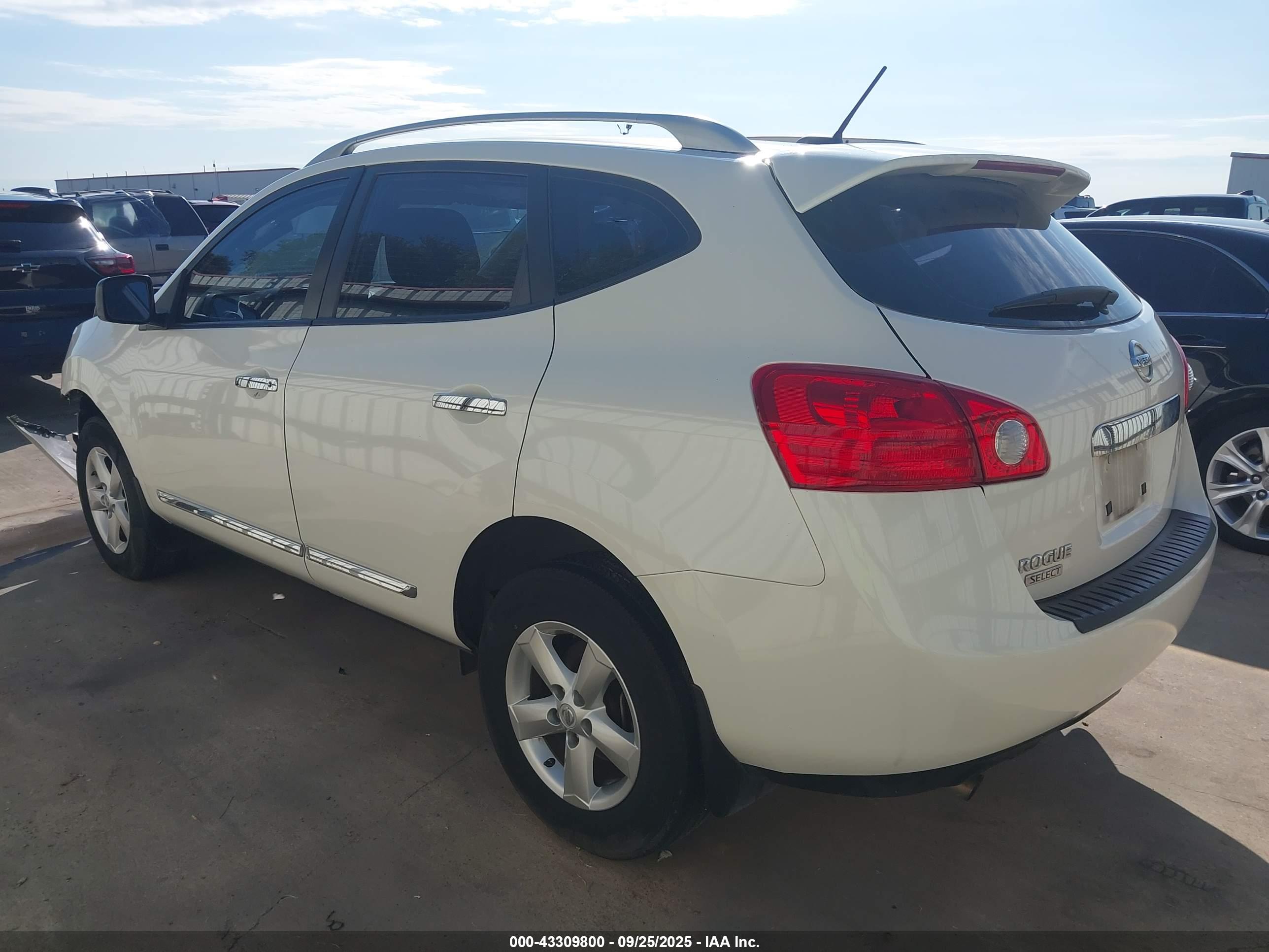 NISSAN ROGUE image 3