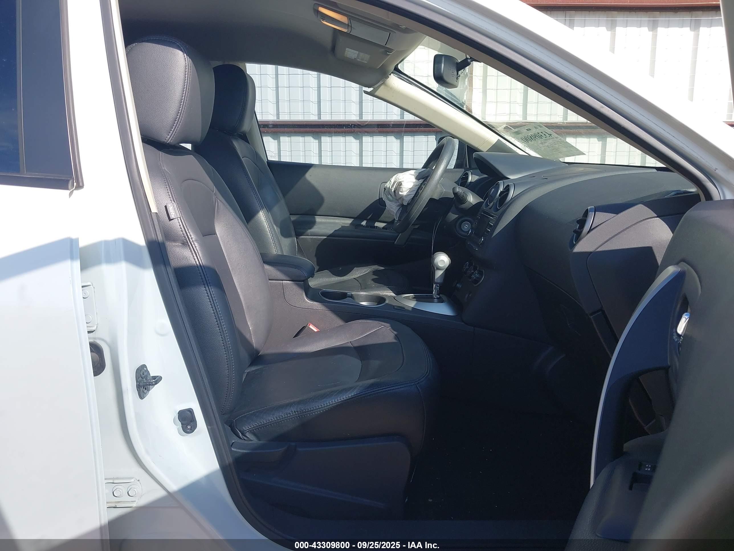 NISSAN ROGUE image 5