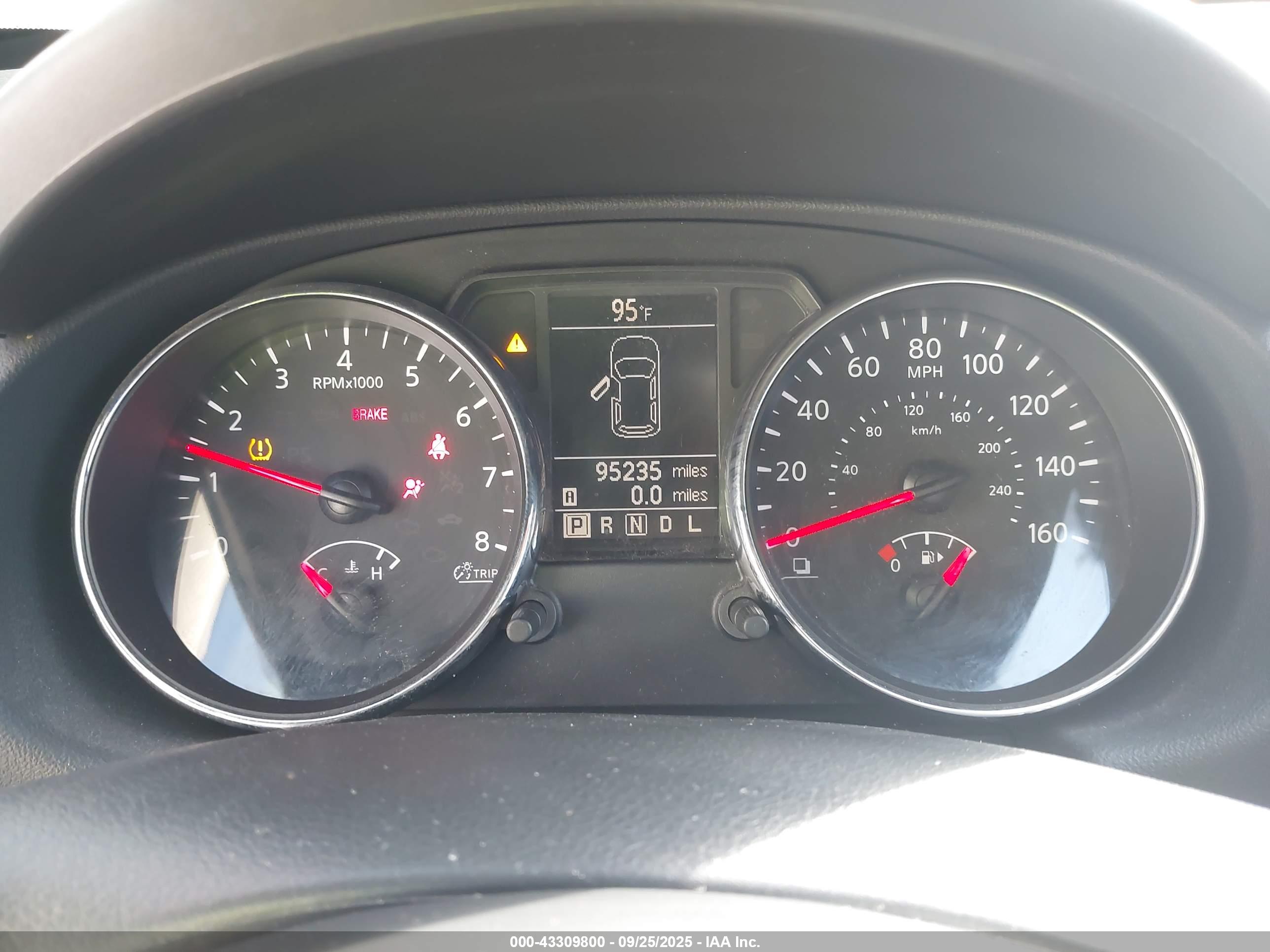 NISSAN ROGUE image 7