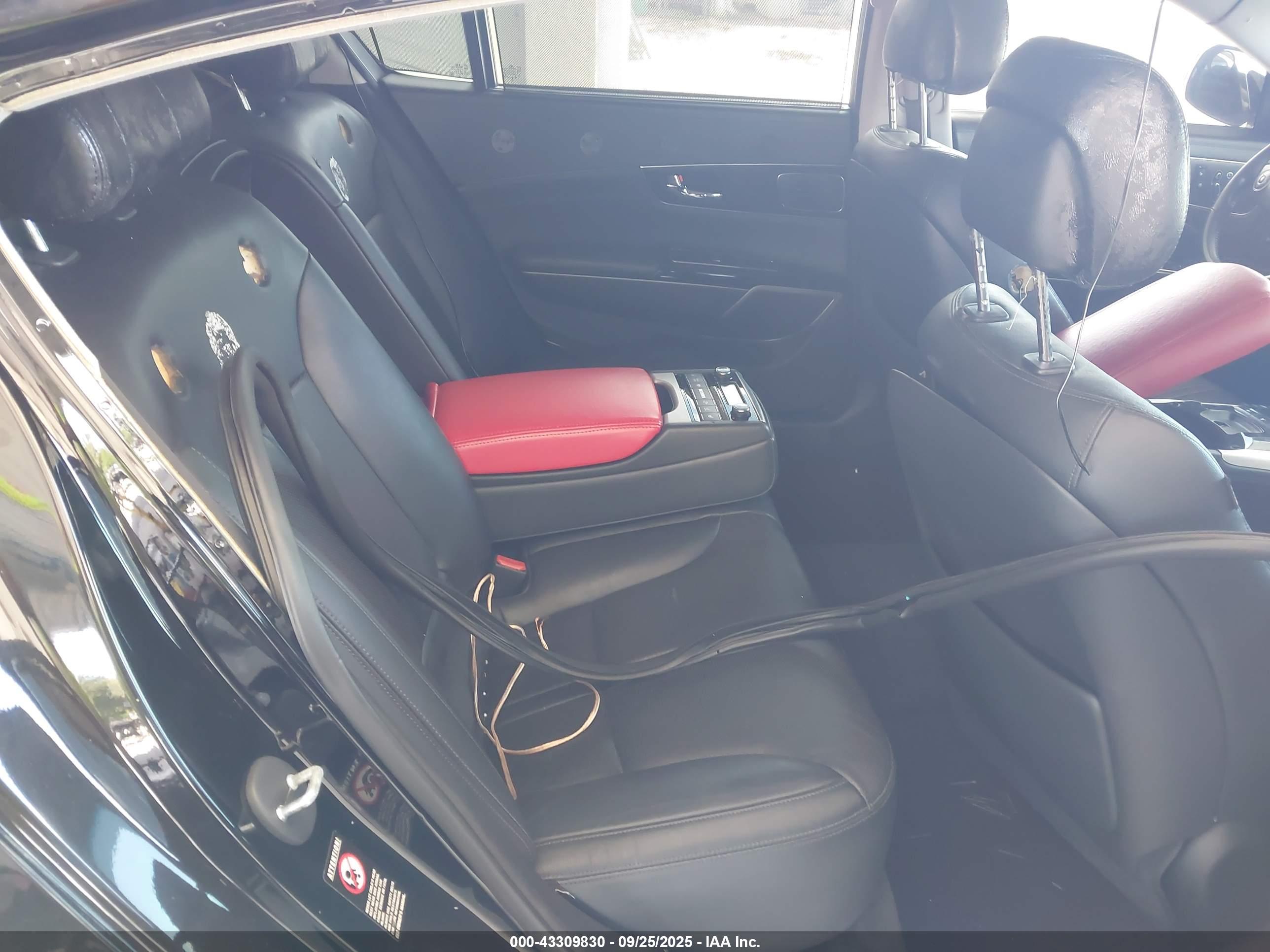 KIA K900 image 8
