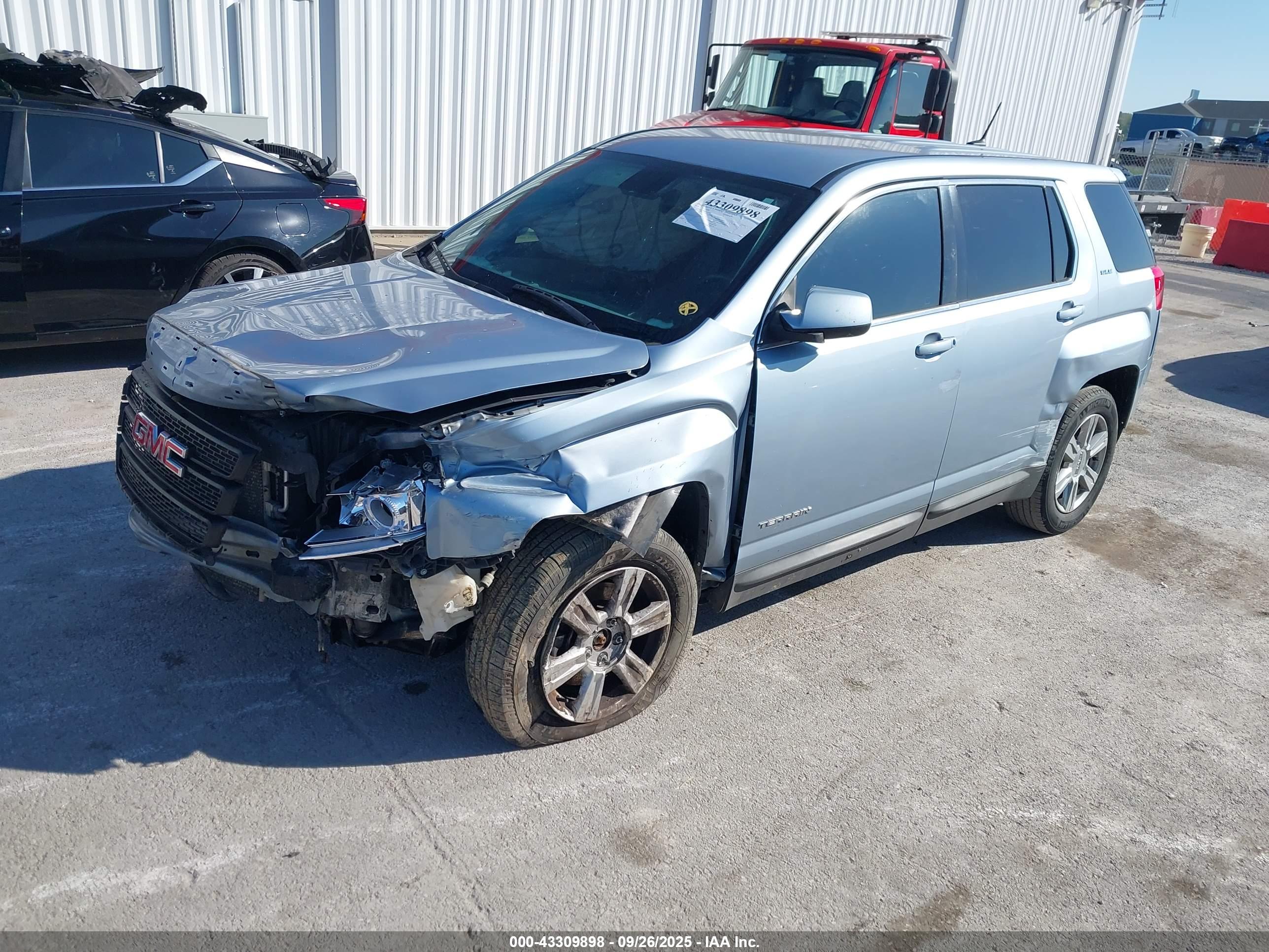 GMC TERRAIN image 2