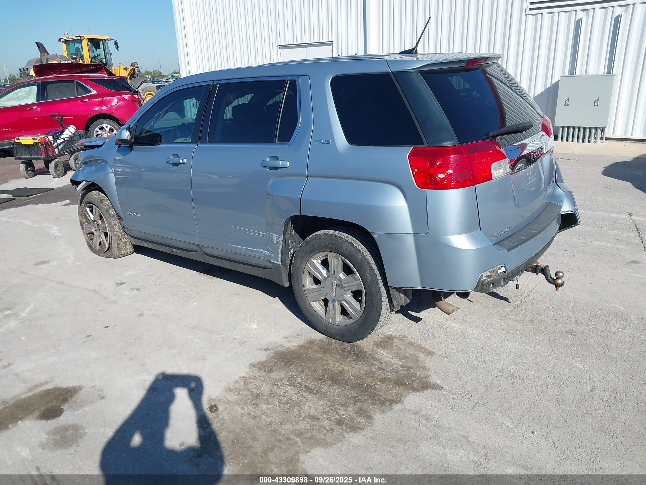 GMC TERRAIN image 3