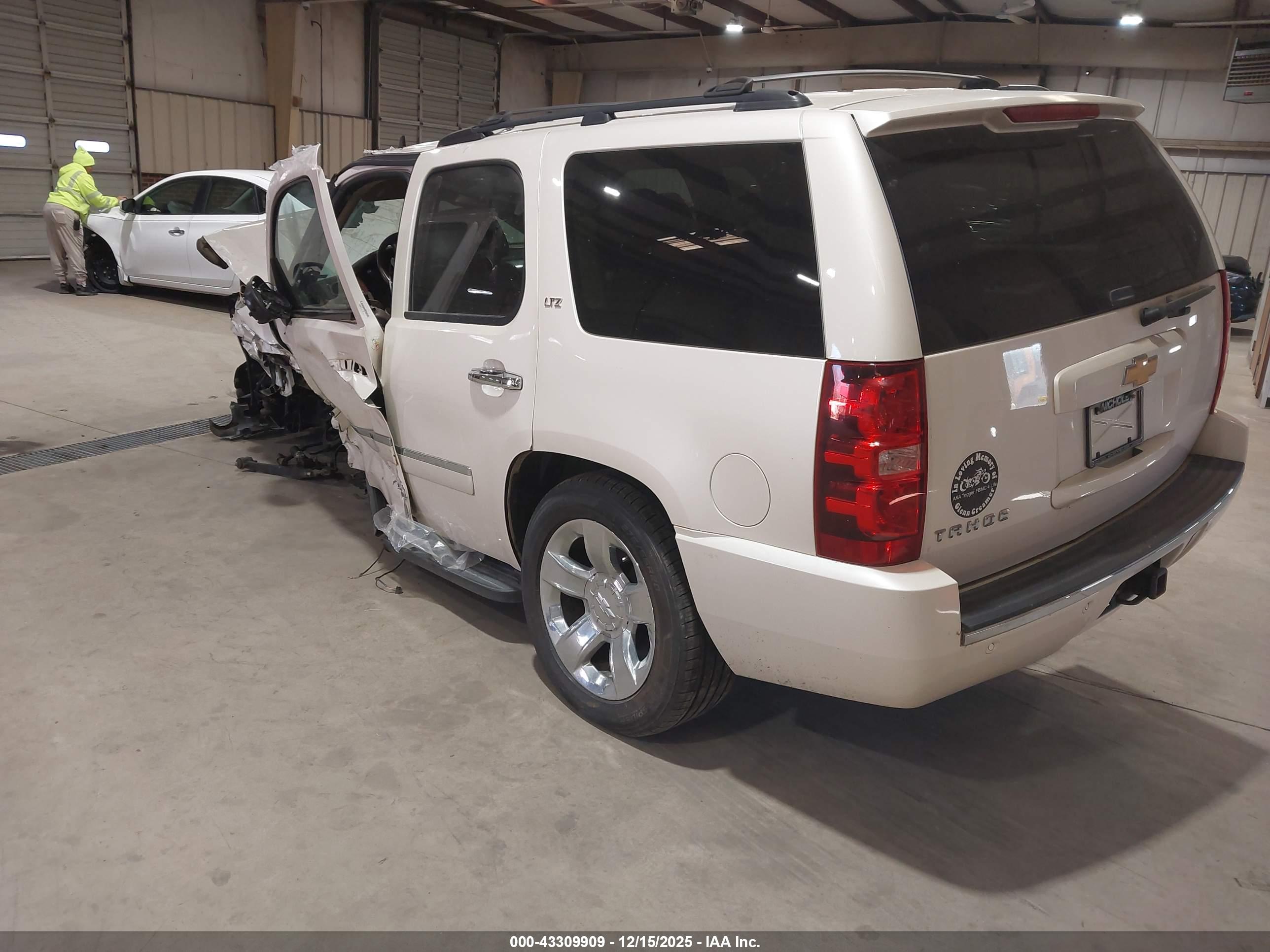 CHEVROLET TAHOE image 3