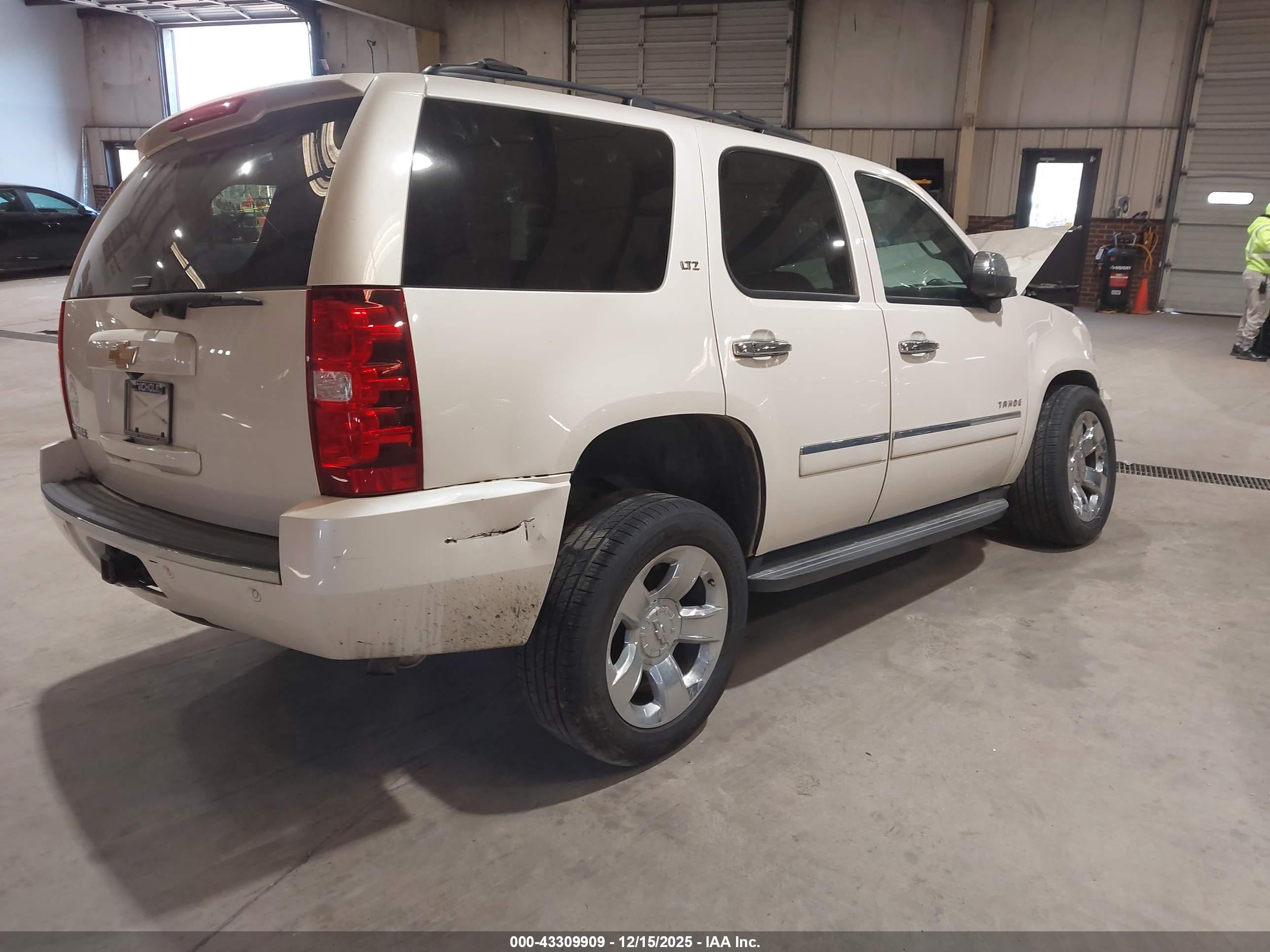 CHEVROLET TAHOE image 4
