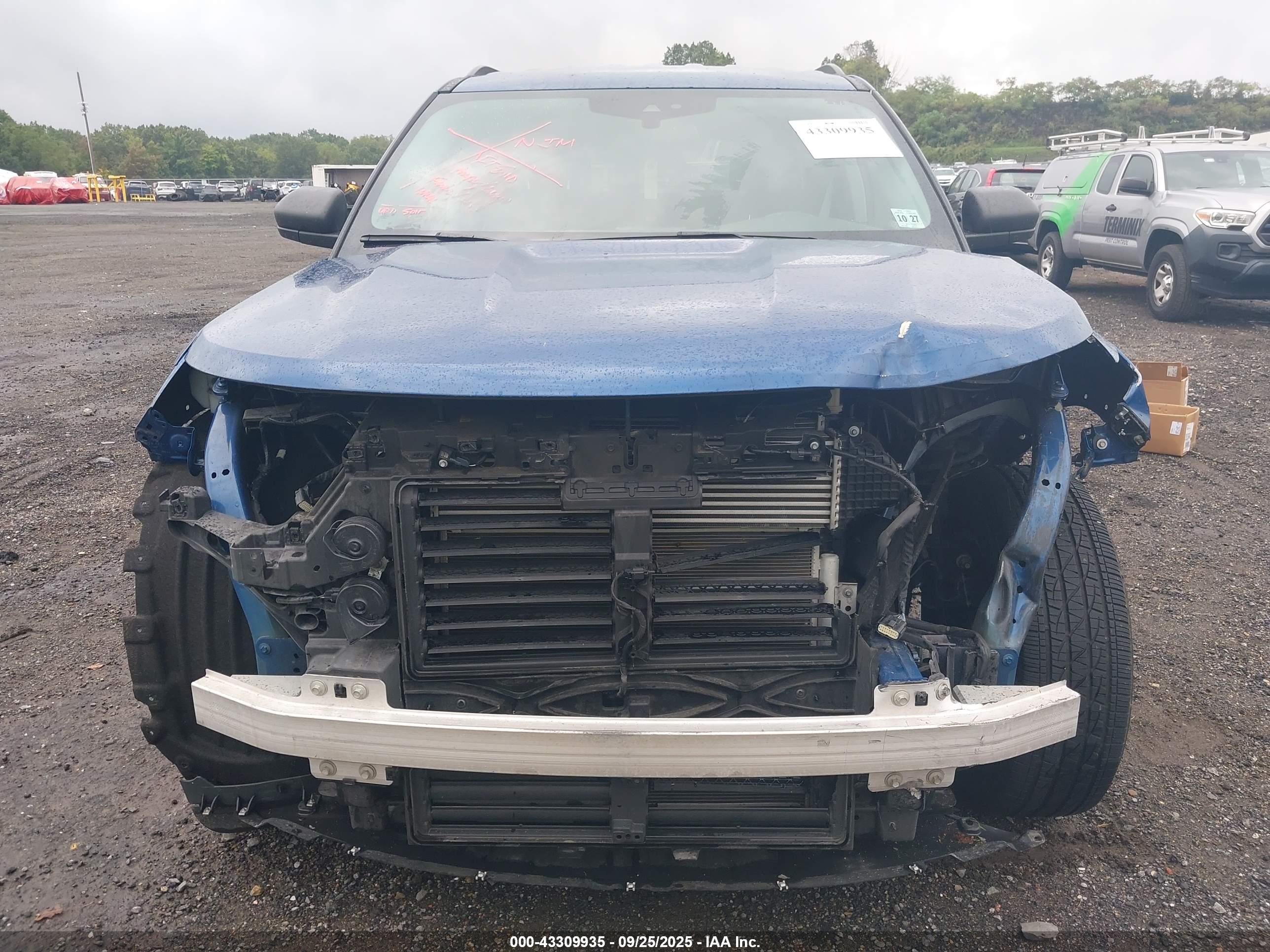 FORD EXPLORER image 6