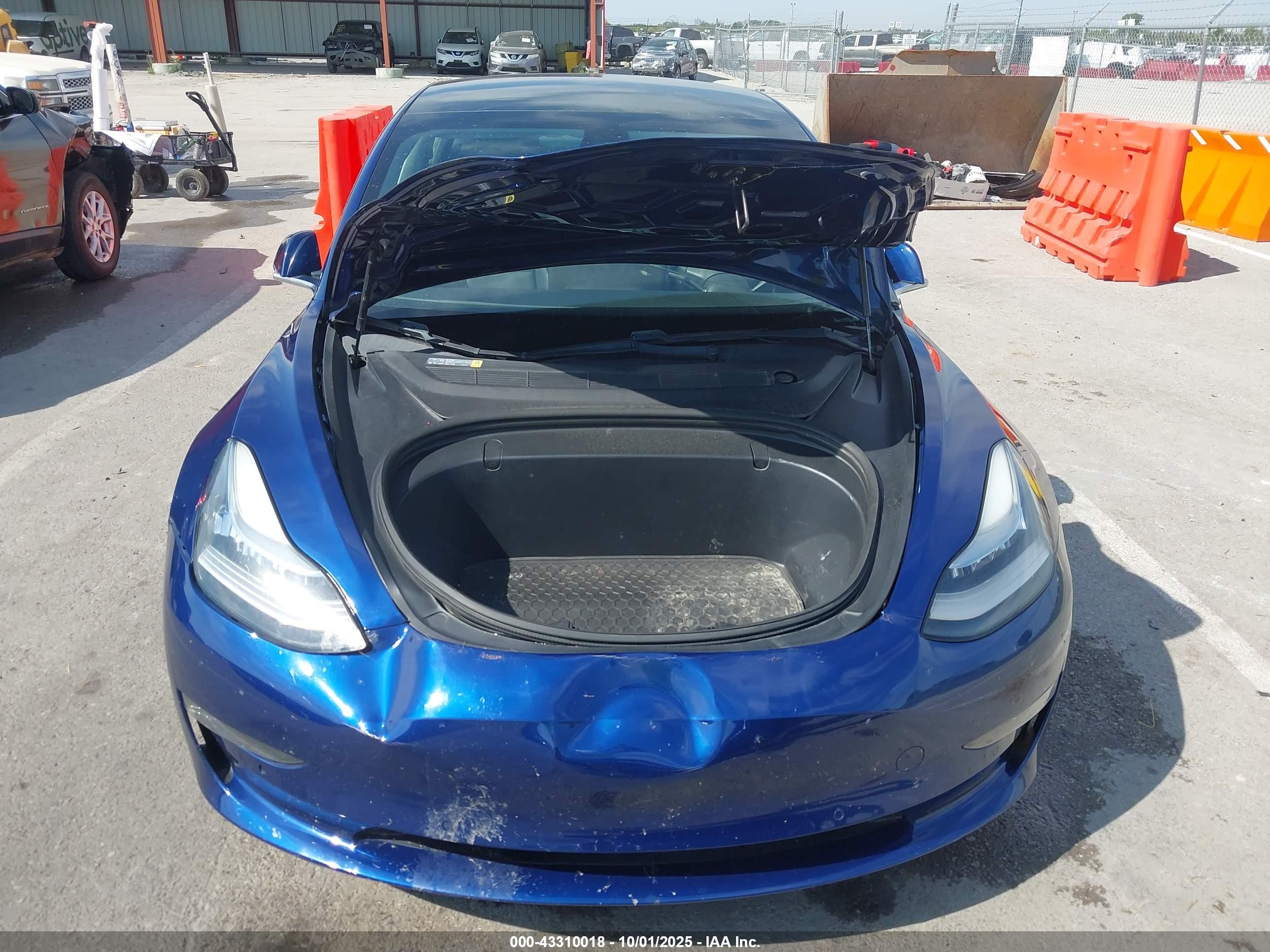 TESLA MODEL image 6