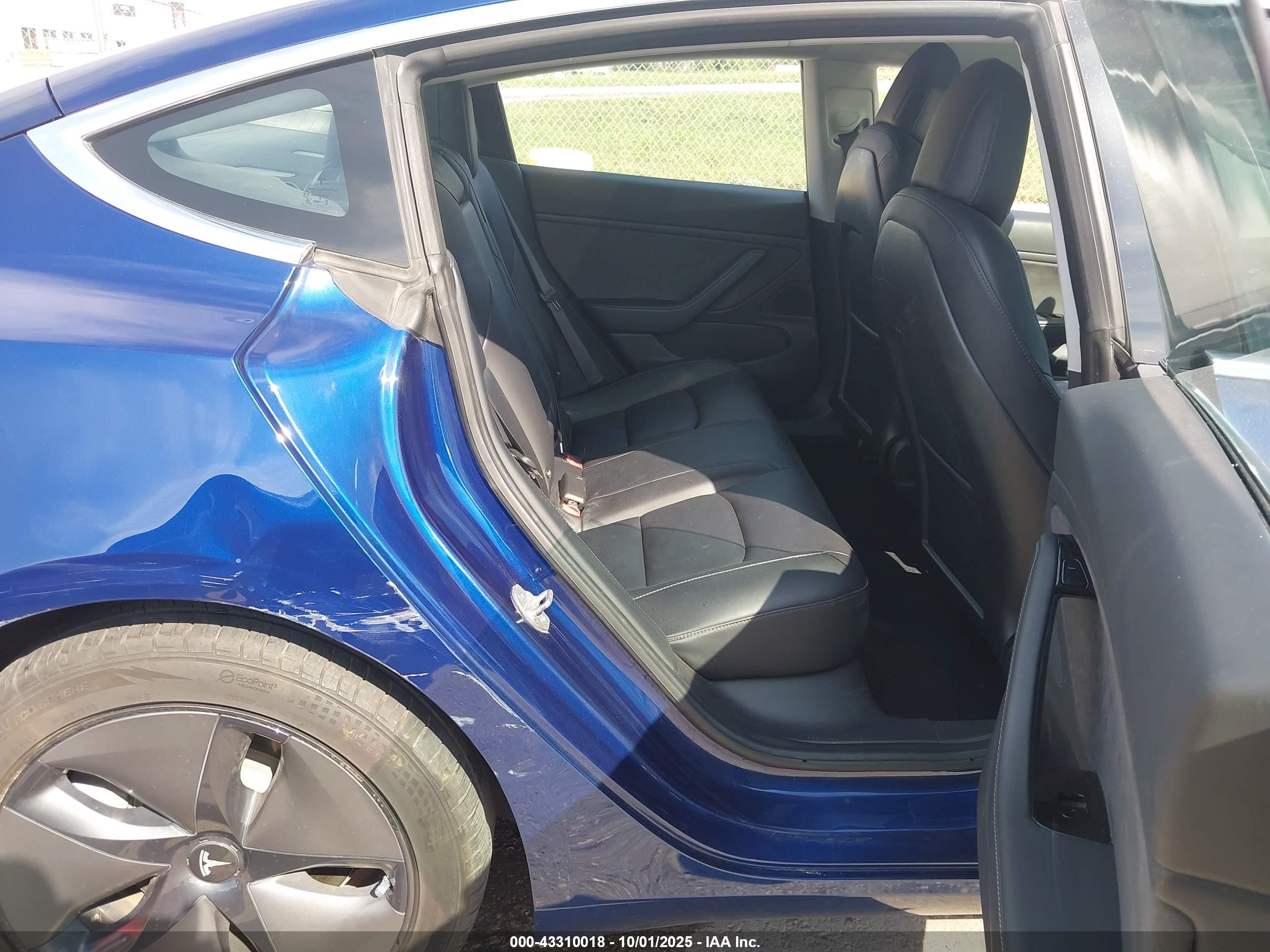 TESLA MODEL image 8