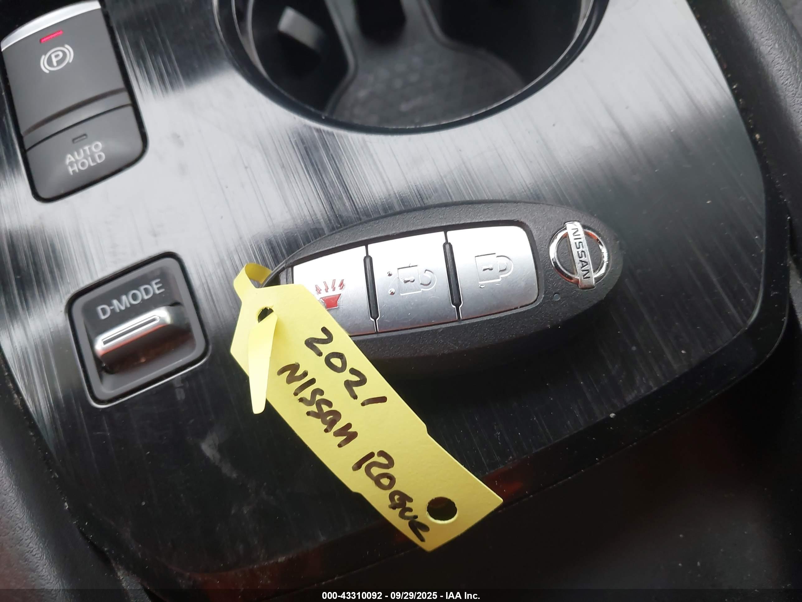 NISSAN ROGUE image 11